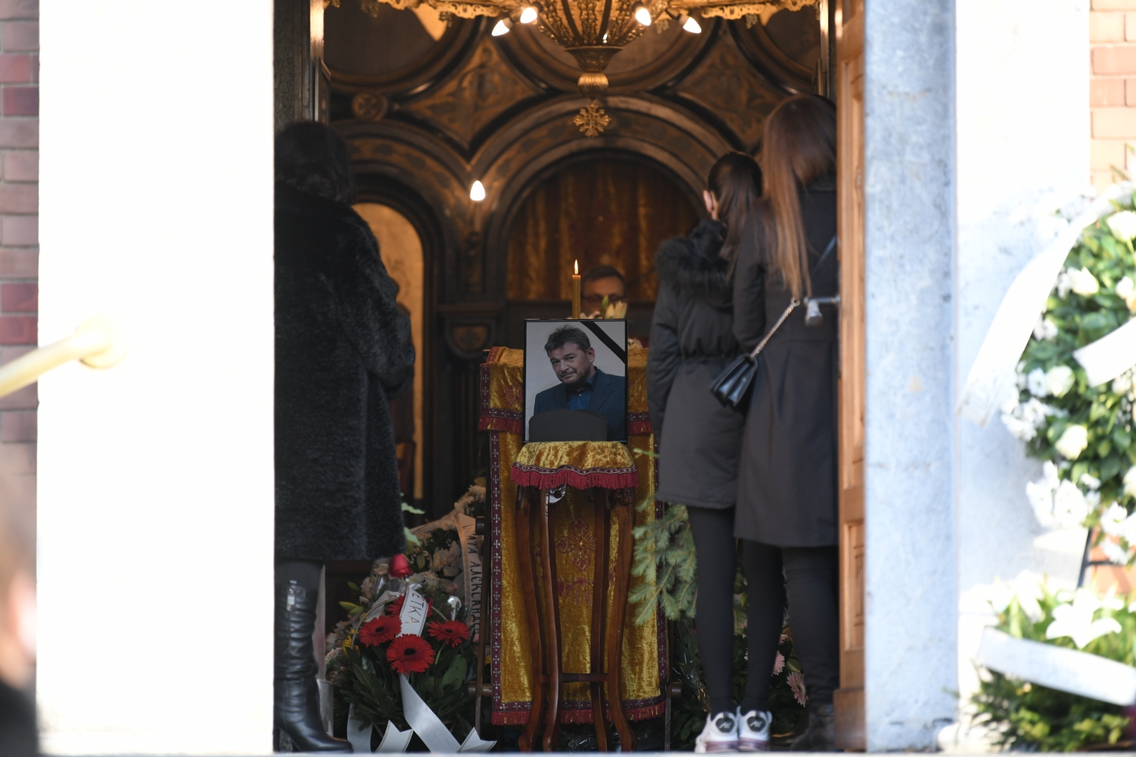 Beograd 12. decembar 2020. Sahrana glumca Tihomira Tike Arsica Foto:Dragan Mujan/Nova.rs