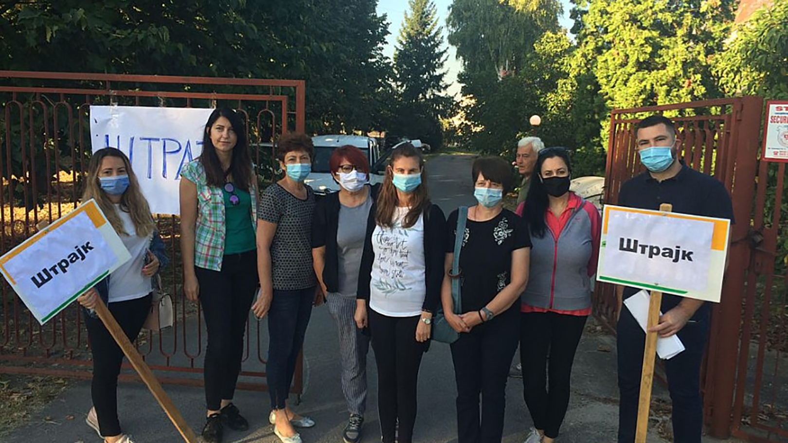 Odluka o stupanju u strajk Zaposleni u „Poljoprivrednoj Savetodavnoj i Stručnoj Službi“ Požarevac D.O.O. jutros su od 7 i 30 do 8 i 30 časova organizovali, ranije najavljen, štrajk upozorenja.