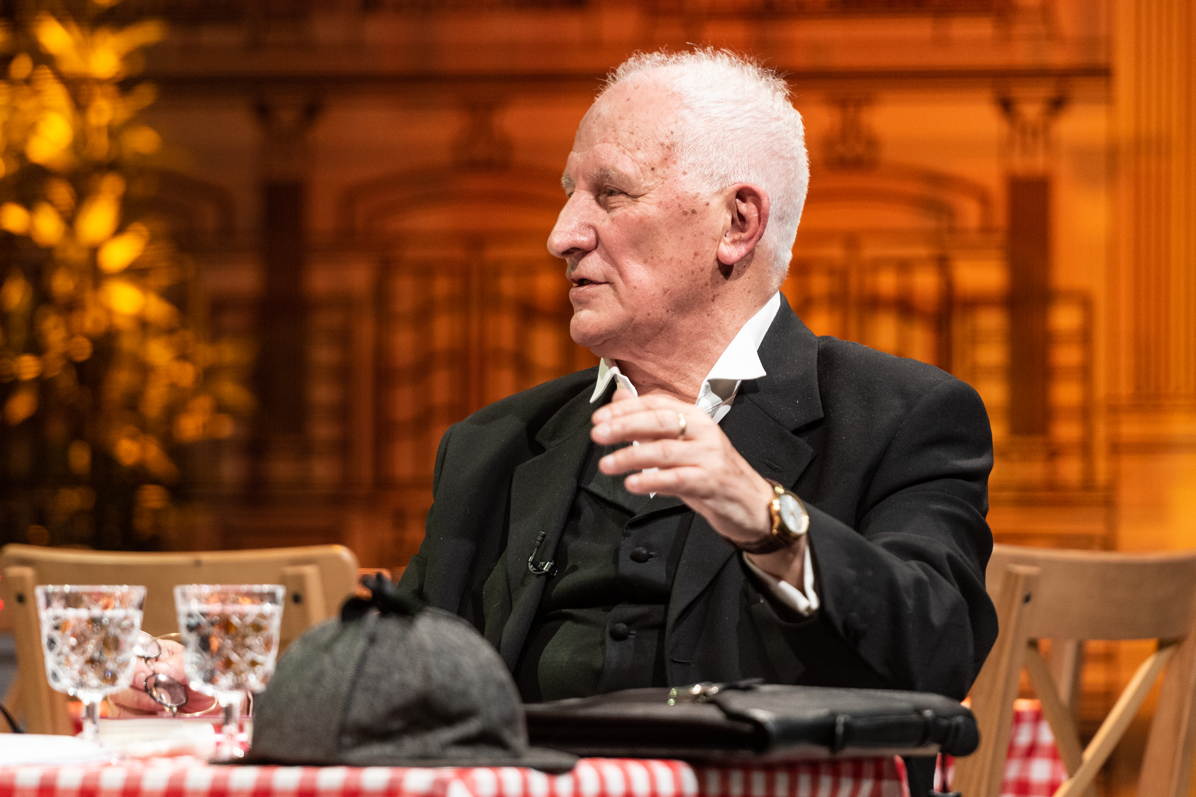 Balkanskom ulicom, Matija Bećković