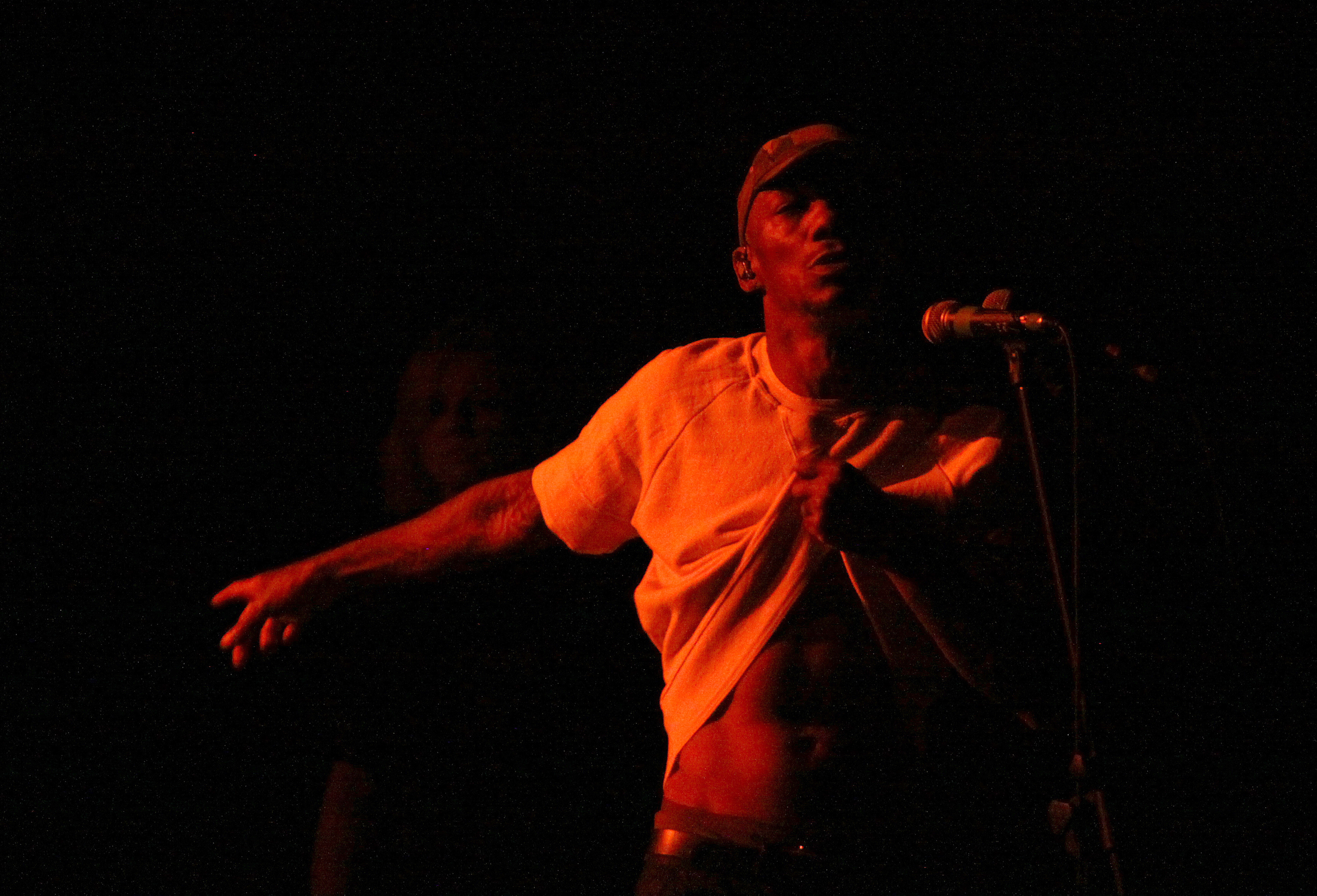 Triki Foto: EPA-EFE/MARTIN GARCIA
epa06695879 British Trip Hop artist 'Tricky' performs during a concert at the Jorge Eliecer Gaitan Theater in Bogota, Colombia, 26 April 2018.  EPA-EFE/MARTIN GARCIA