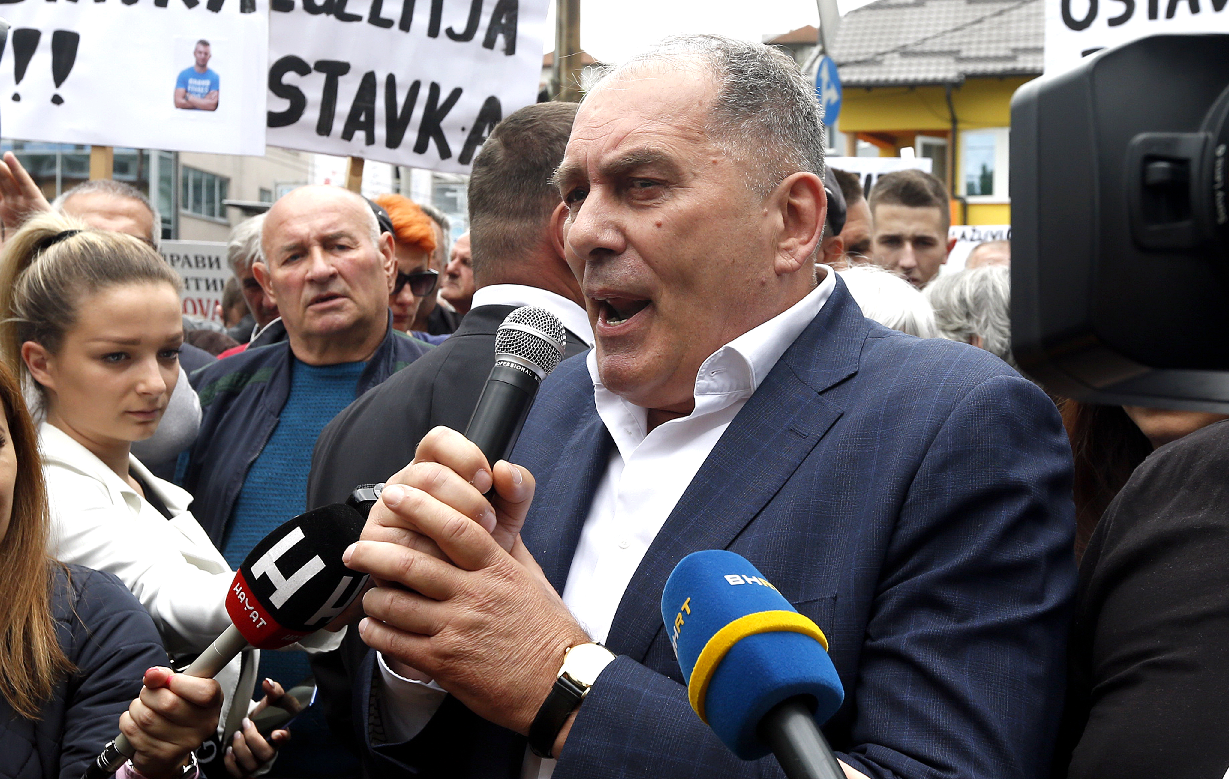 Bosnians demand the dismissal of High Judicial and Prosecutorial Council of Bosnia