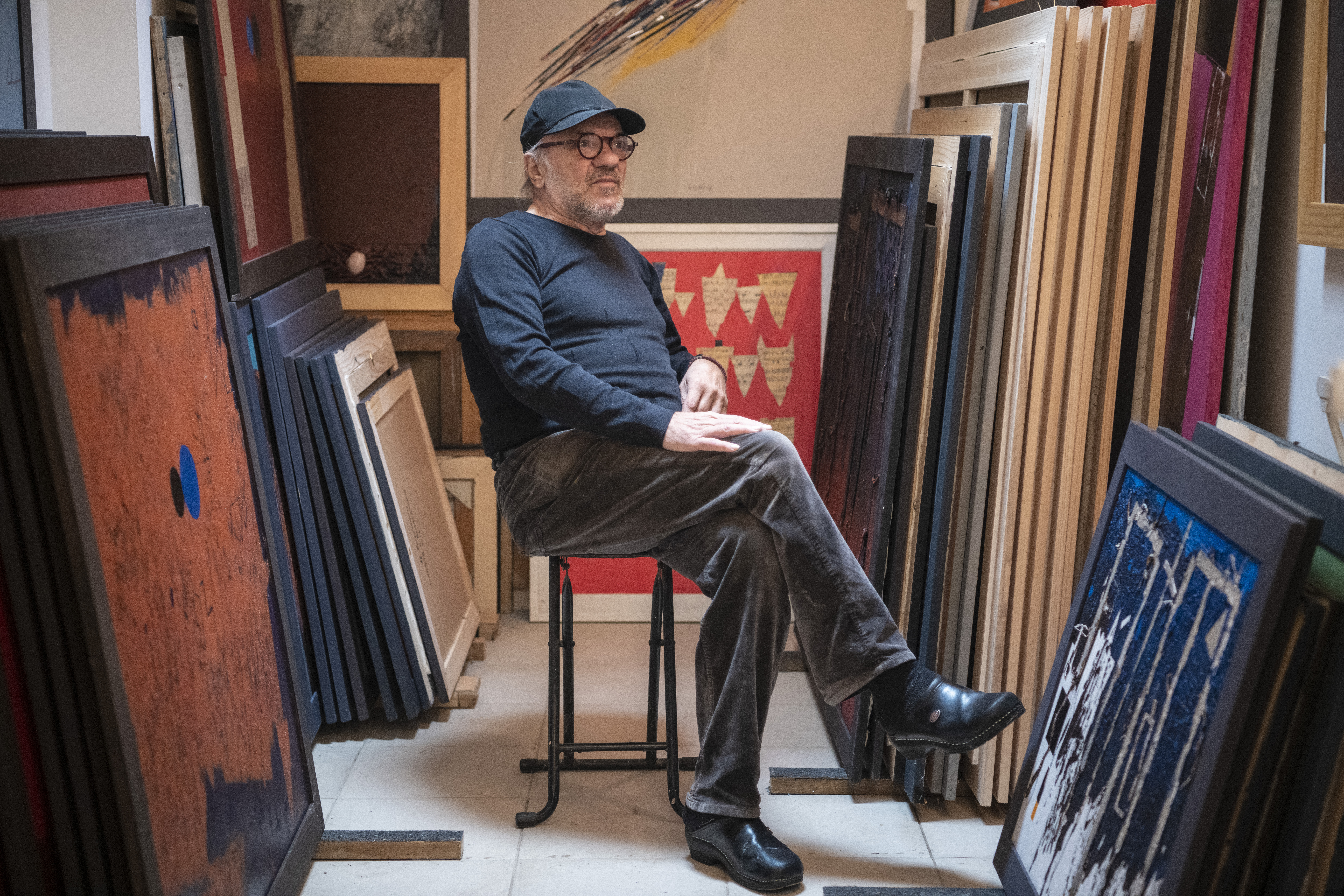 Pančevo, 29.10.2020. Aleksandar Cvetković slikar, intervju i kuća, u gostima kod slikara Aleksandra Cvetkovića, kuća, stan, gajba Foto: Dragan Mujan/Nova.rs