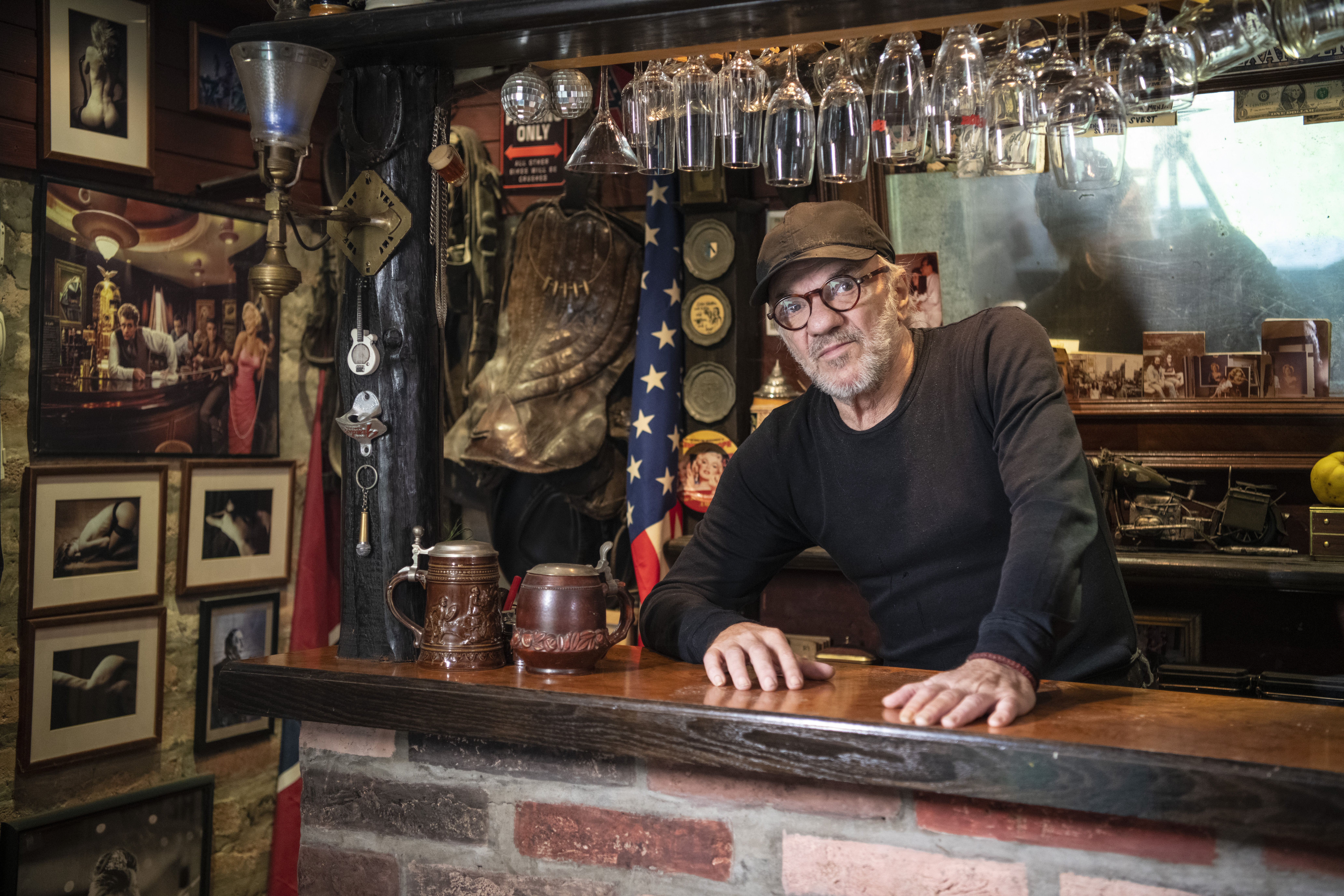 Pančevo, 29.10.2020. Aleksandar Cvetković slikar, intervju i kuća, u gostima kod slikara Aleksandra Cvetkovića, kuća, stan, gajba Foto: Dragan Mujan/Nova.rs