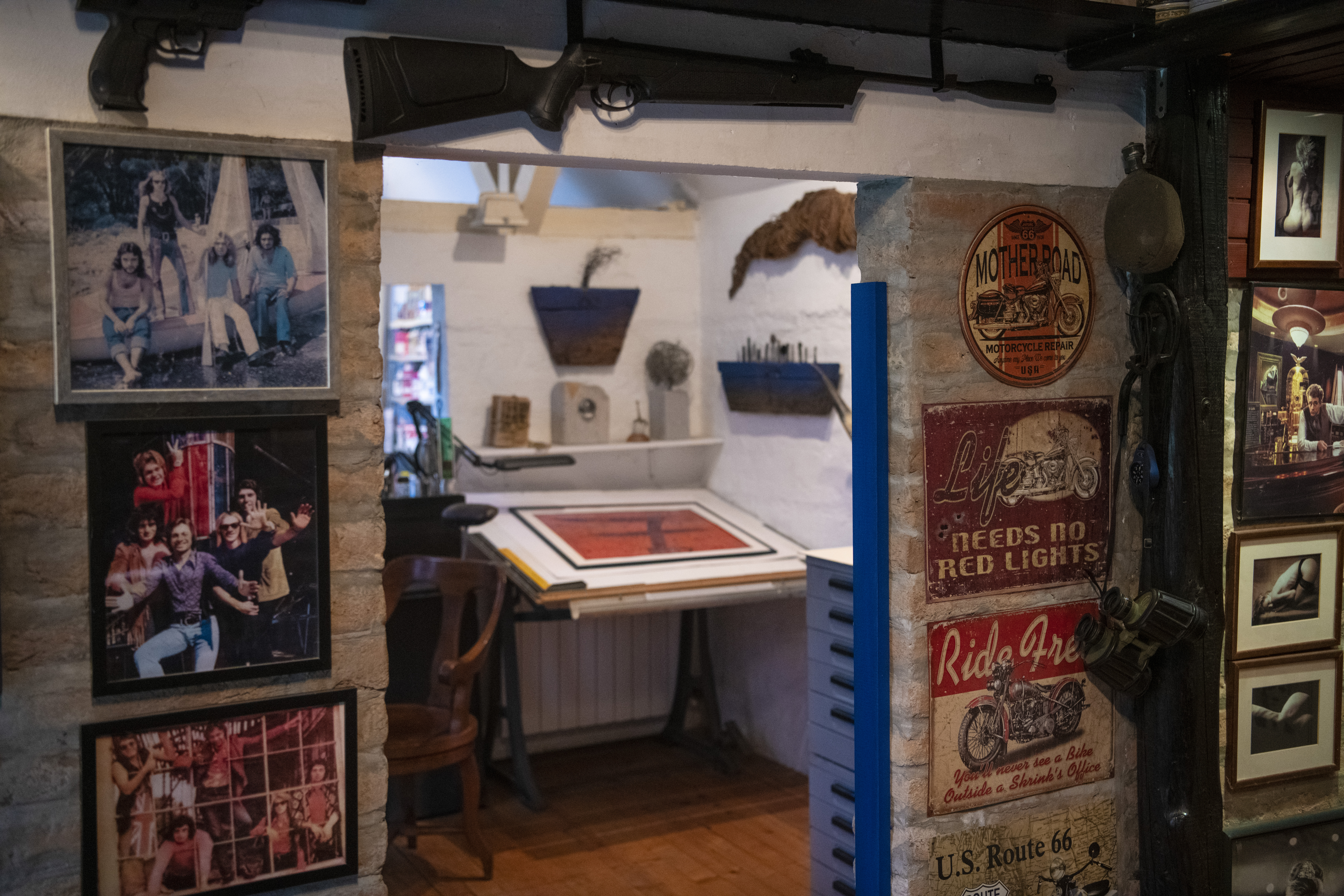 Pančevo, 29.10.2020. Aleksandar Cvetković slikar, intervju i kuća, u gostima kod slikara Aleksandra Cvetkovića, kuća, stan, gajba Foto: Dragan Mujan/Nova.rs