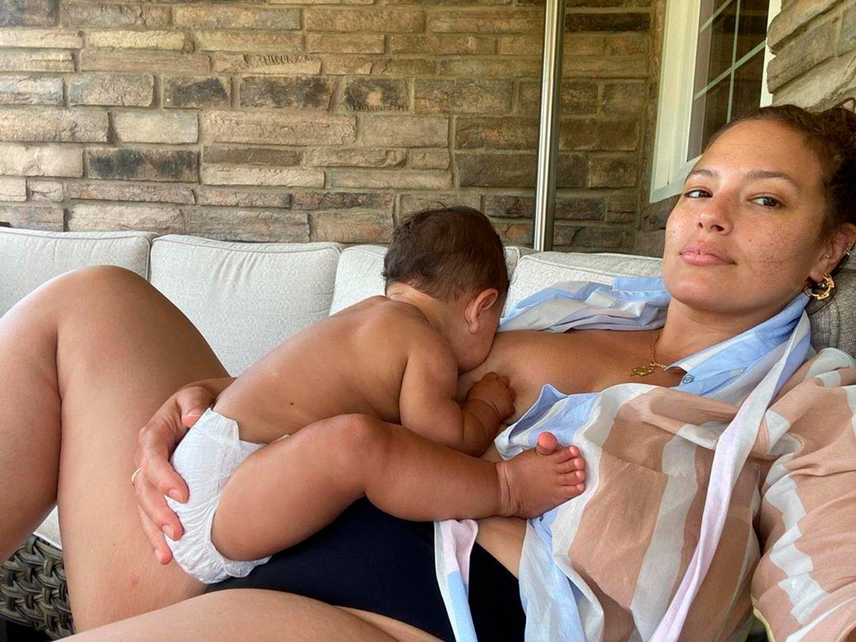 Ashley Graham (ashleygraham / 26.07.2020): after pool chilaxin,Image: 551406885, License: Rights-managed, Restrictions: , Model Release: no, Credit line: face to face / Face to Face / Profimedia