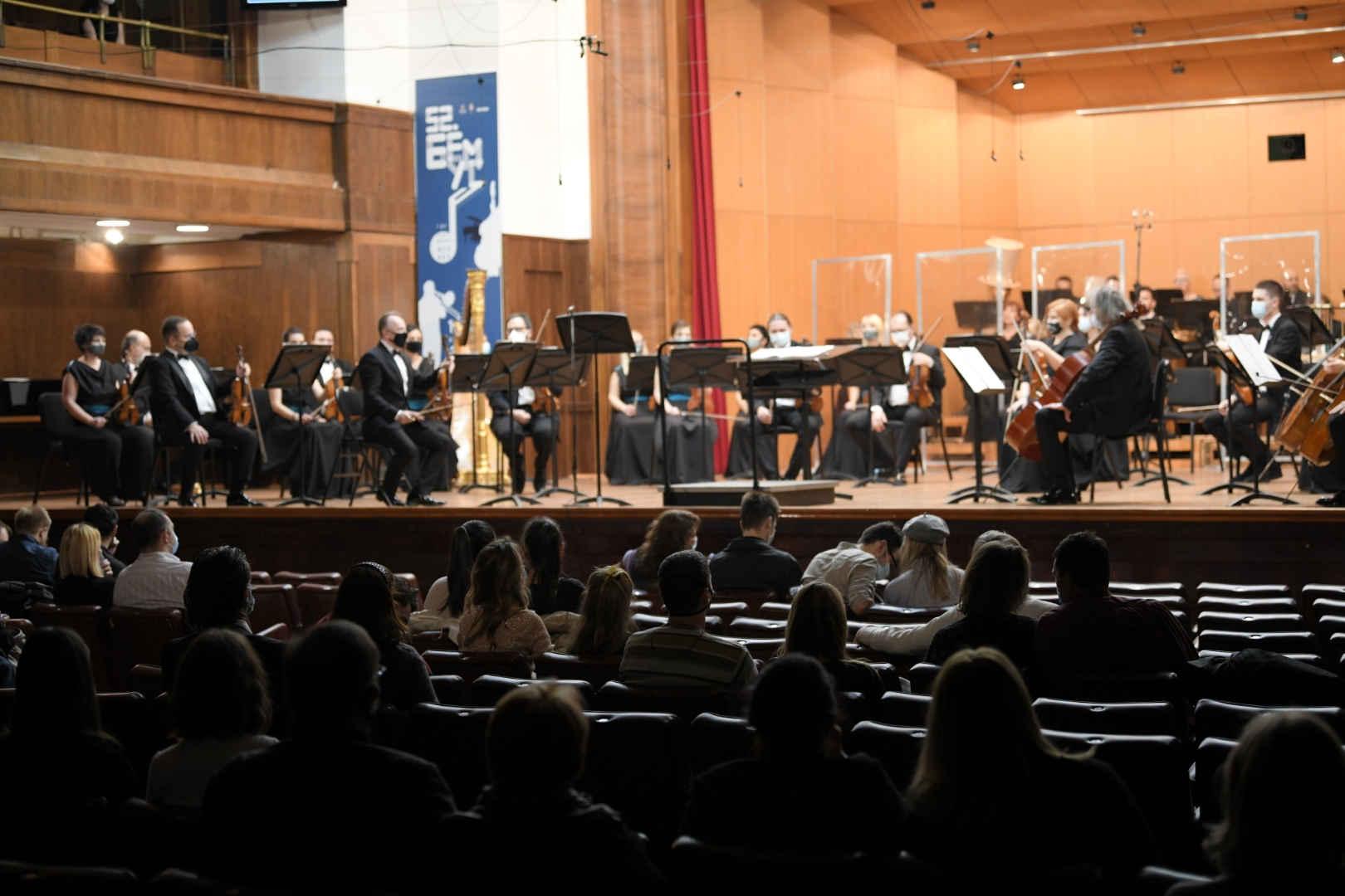 Bemus za Gocu
Beograd, 11.11.2020. Kolarac, Koncert, Bemus, Simfonijski orkestar RTS, Molitva Isidora Žebeljan, Bojan Suđić, Aneta Ilić sopran Foto: Dragan Mujan/Nova.rs