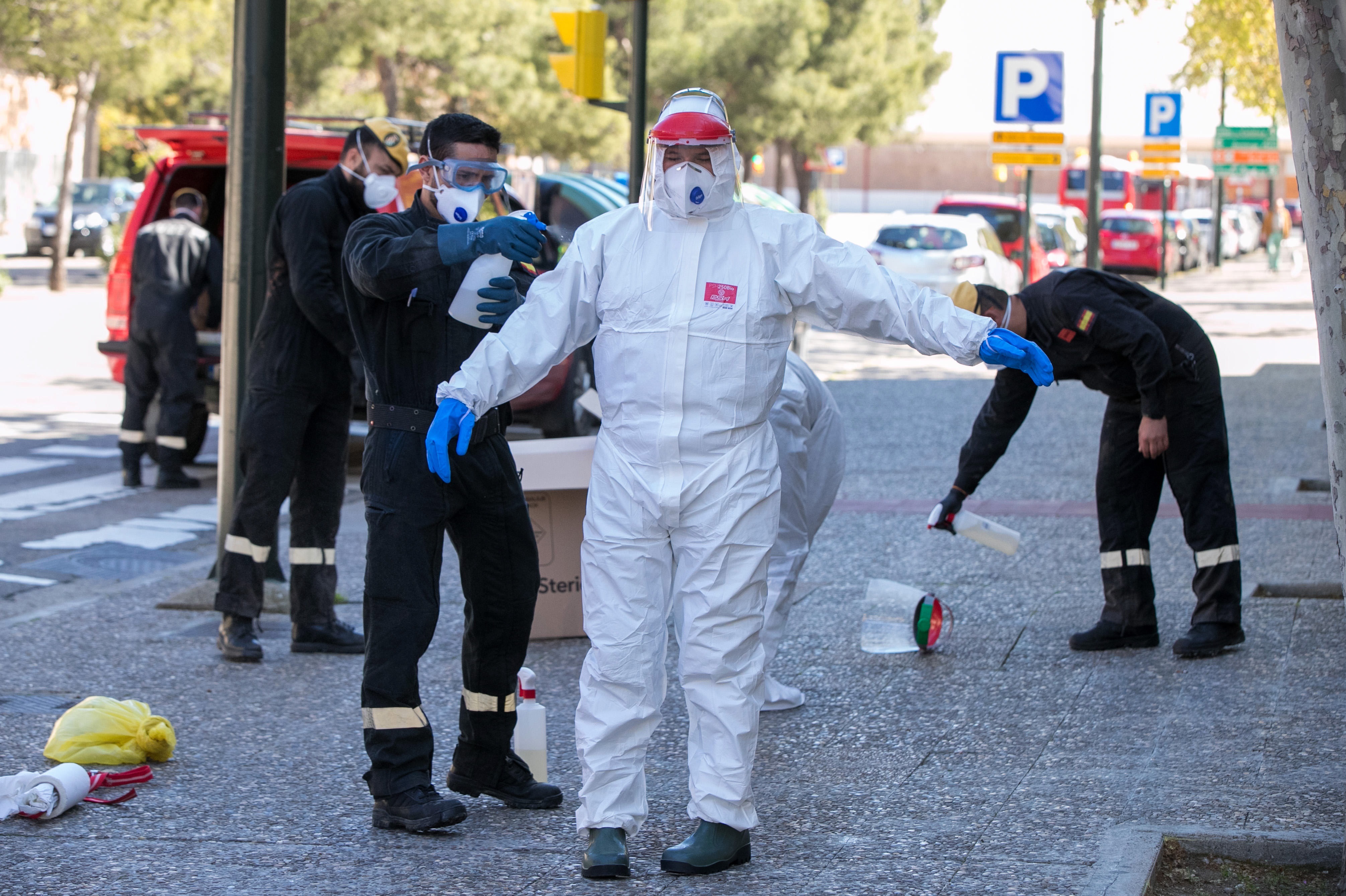 Spain faces the 21st consecutive day of mandatory home confinement