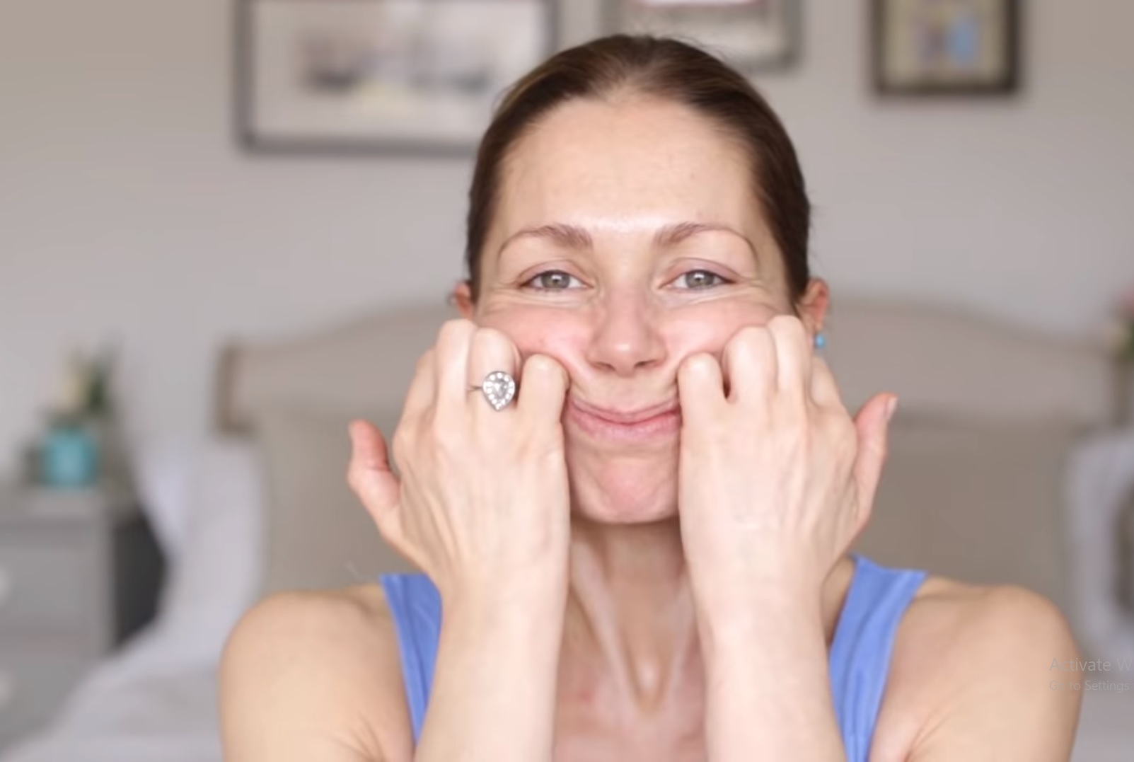 Masaža lica; Foto: Screenshot Youtube