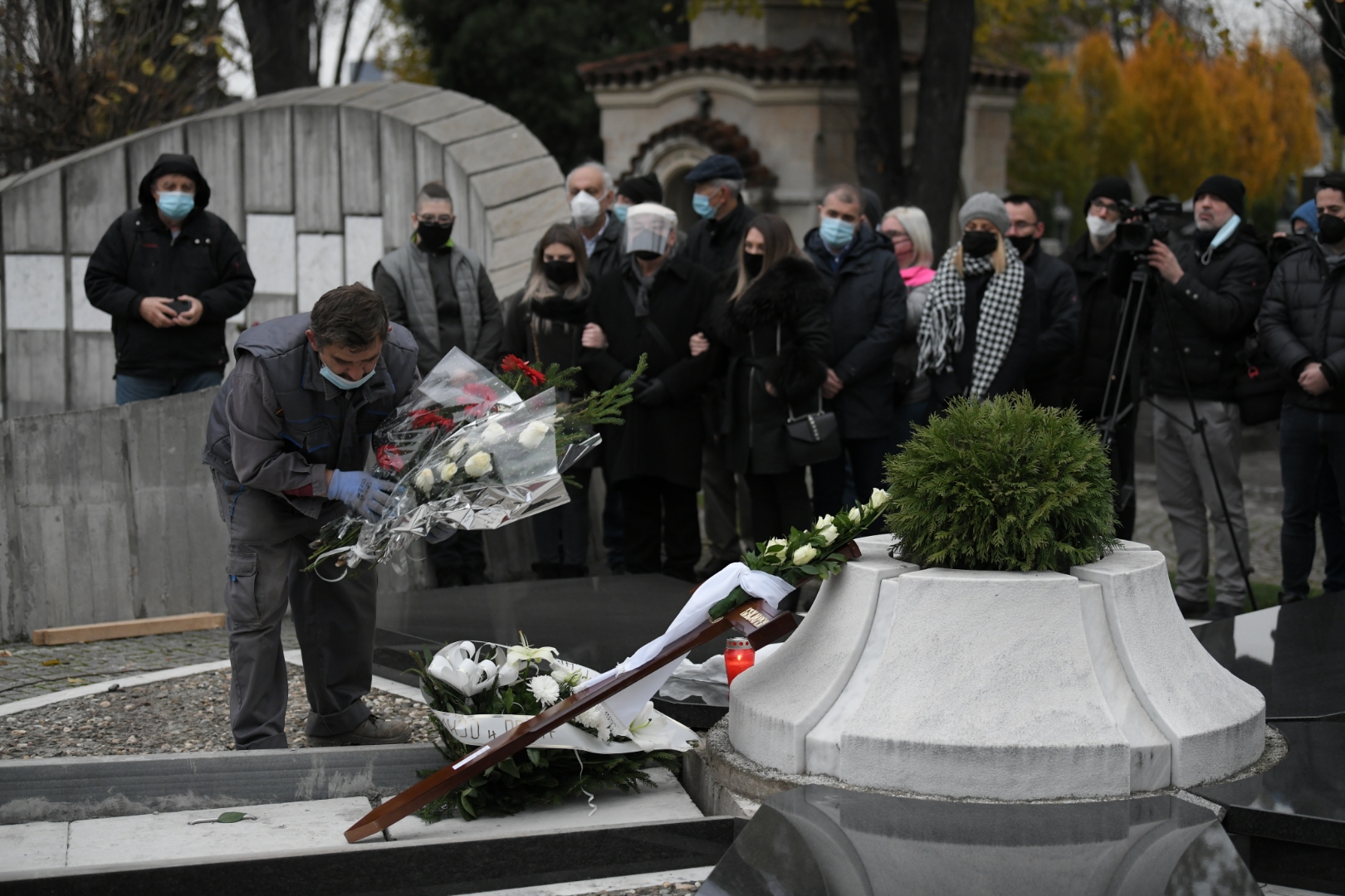 Beograd 21. novembar 2020. Sahrana glumca Ivana Bekjareva na Novom groblju Foto:Dragan Mujan/Nova.rs