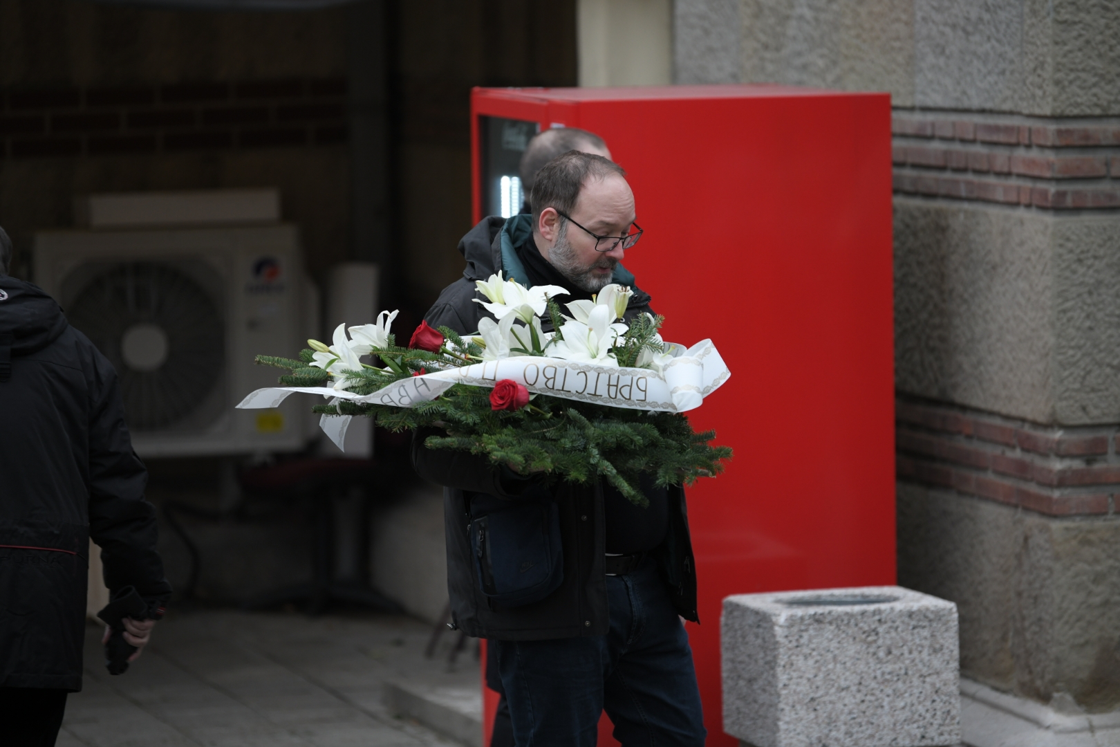 Beograd 21. novembar 2020. Sahrana glumca Ivana Bekjareva na Novom groblju Foto:Dragan Mujan/Nova.rs
