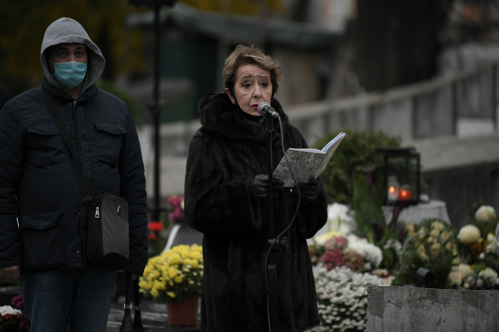 Beograd 21. novembar 2020. Sahrana glumca Ivana Bekjareva na Novom groblju Foto:Dragan Mujan/Nova.rs