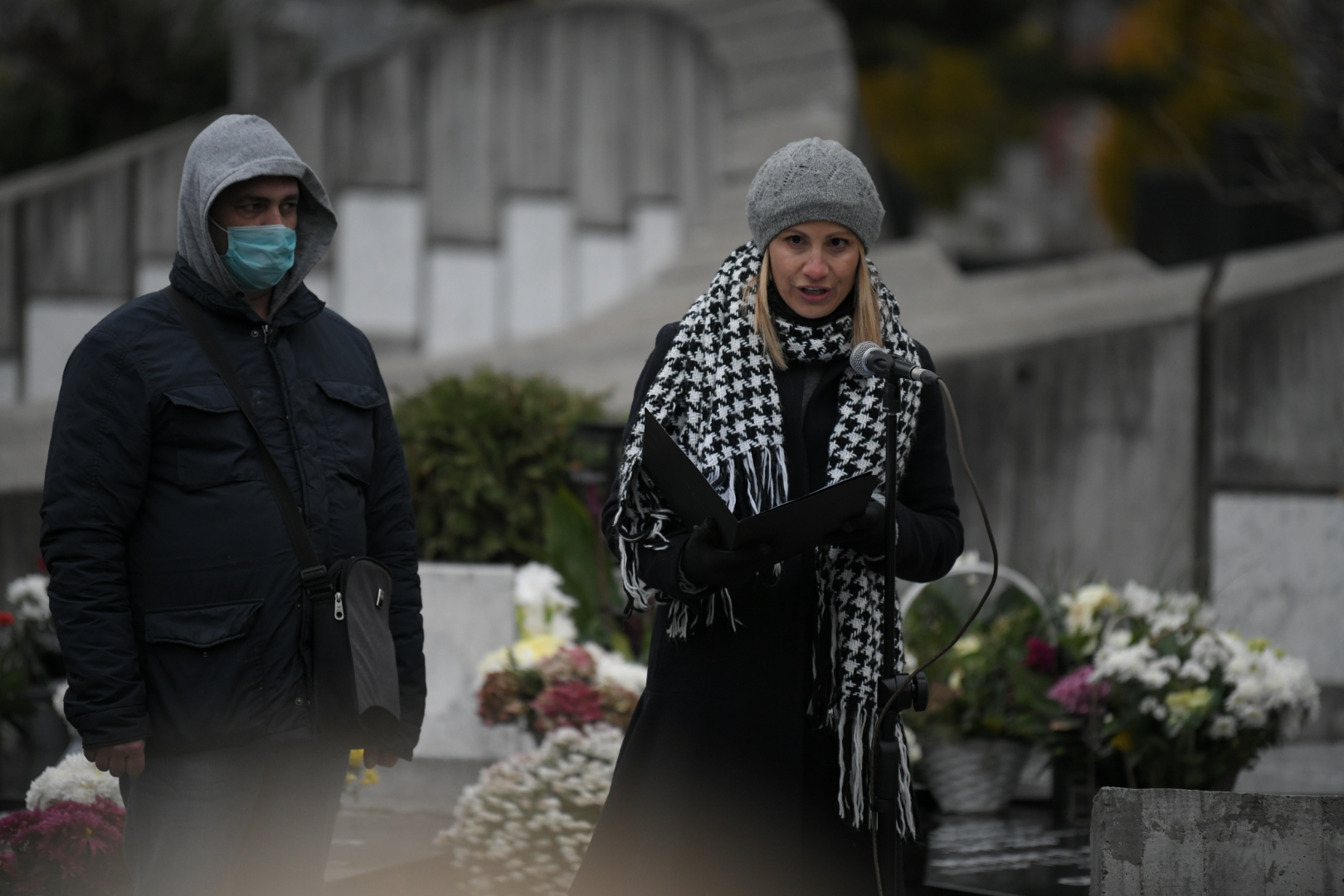 Beograd 21. novembar 2020. Sahrana glumca Ivana Bekjareva na Novom groblju Foto:Dragan Mujan/Nova.rs