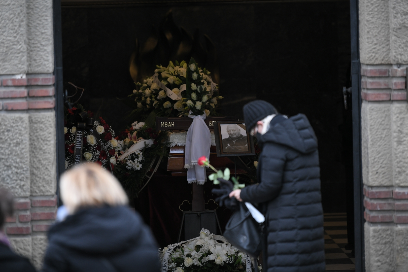 Beograd 21. novembar 2020. Sahrana glumca Ivana Bekjareva na Novom groblju Foto:Dragan Mujan/Nova.rs