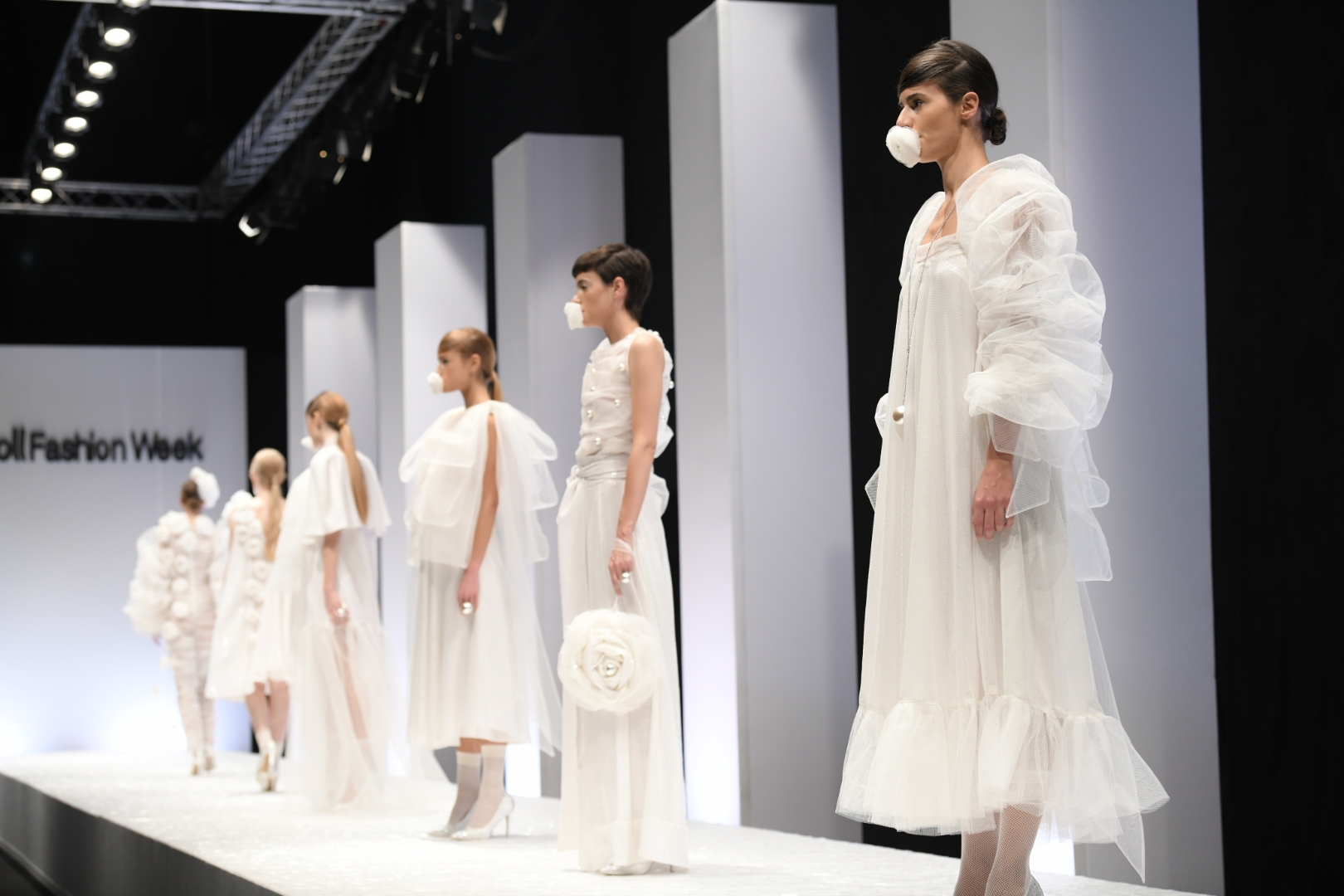 Beograd 31.10.2020. Pervol Fešn Vik, Perwoll Fashion Week, Nedelja mode, Pervol Nedelja mode, modna revija, Belexpo centar Foto: Dragan Mujan/Nova.rs