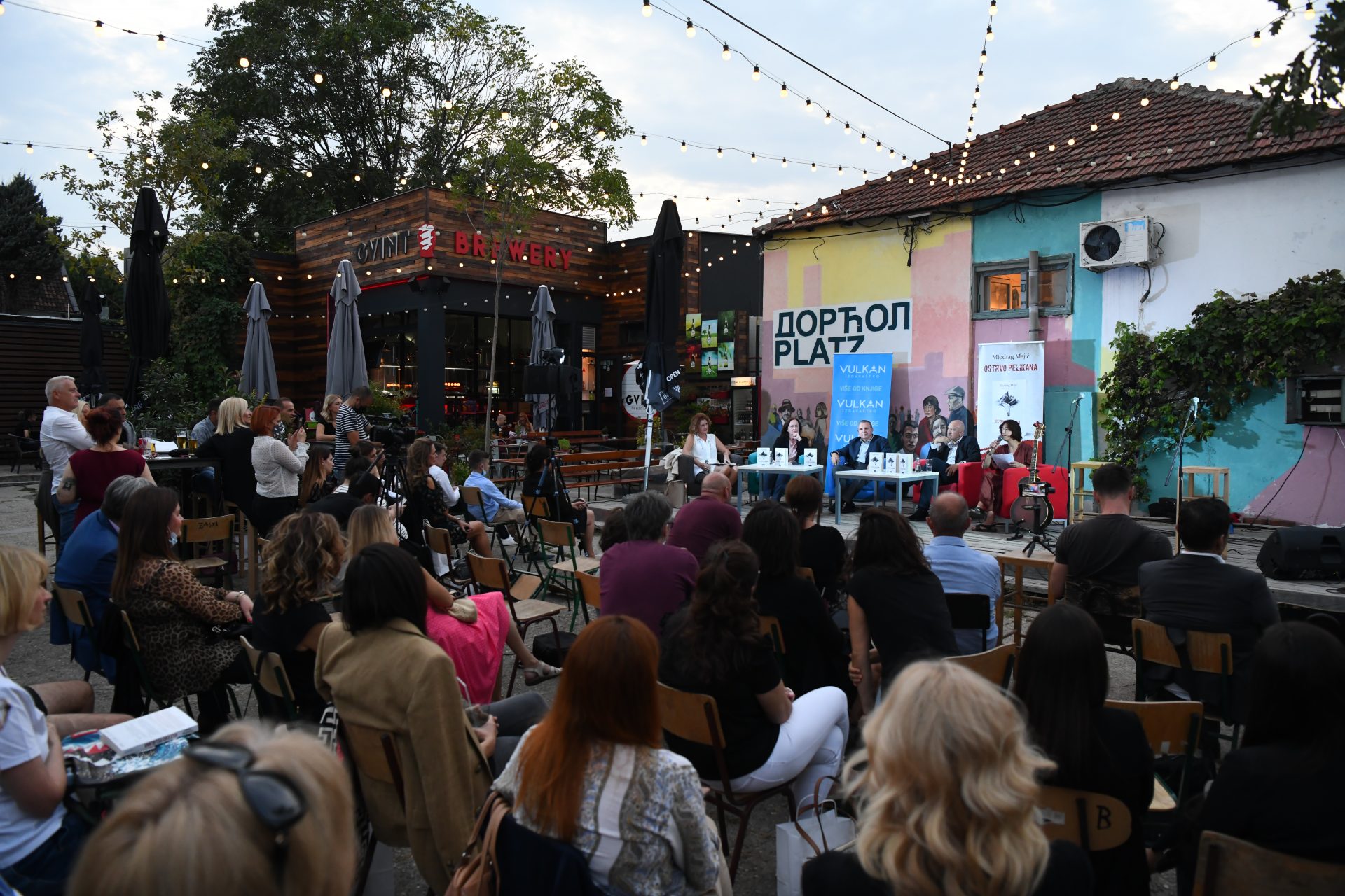Beograd 22. septembar 2020. Promocija novog romana Ostrvo pelikana sudije Miodraga Majica na Dorcol Platzu Foto:Goran Srdanov/Nova.rs