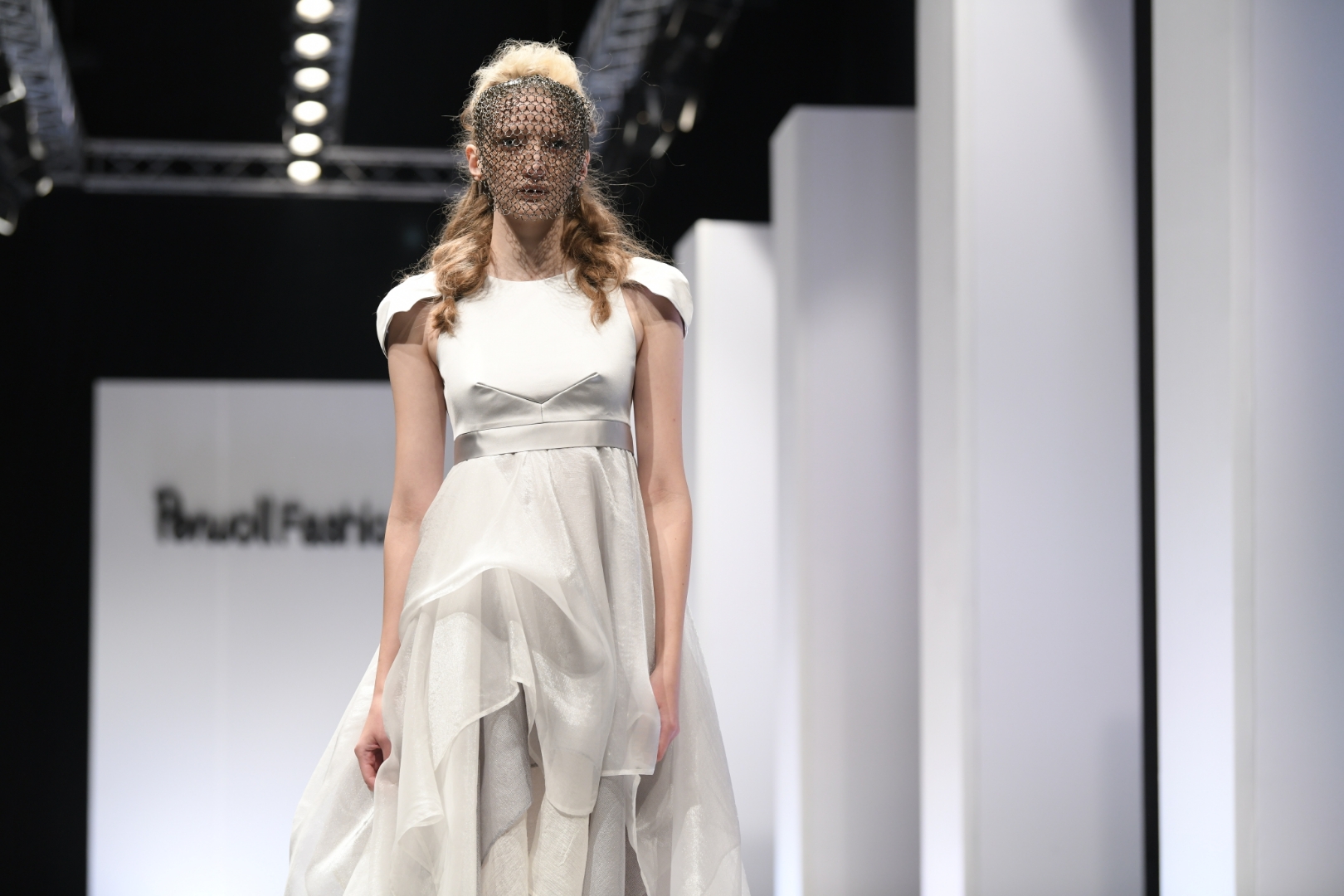 Beograd 31.10.2020. Pervol Fešn Vik, Perwoll Fashion Week, Nedelja mode, Pervol Nedelja mode, modna revija, Belexpo centar Foto: Dragan Mujan/Nova.rs