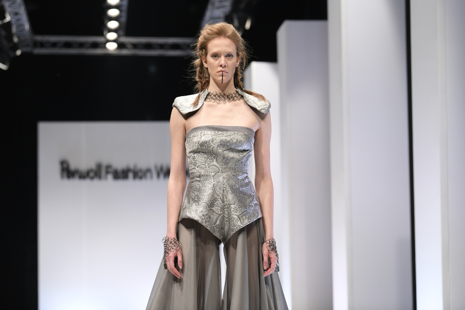 Beograd 31.10.2020. Pervol Fešn Vik, Perwoll Fashion Week, Nedelja mode, Pervol Nedelja mode, modna revija, Belexpo centar Foto: Dragan Mujan/Nova.rs