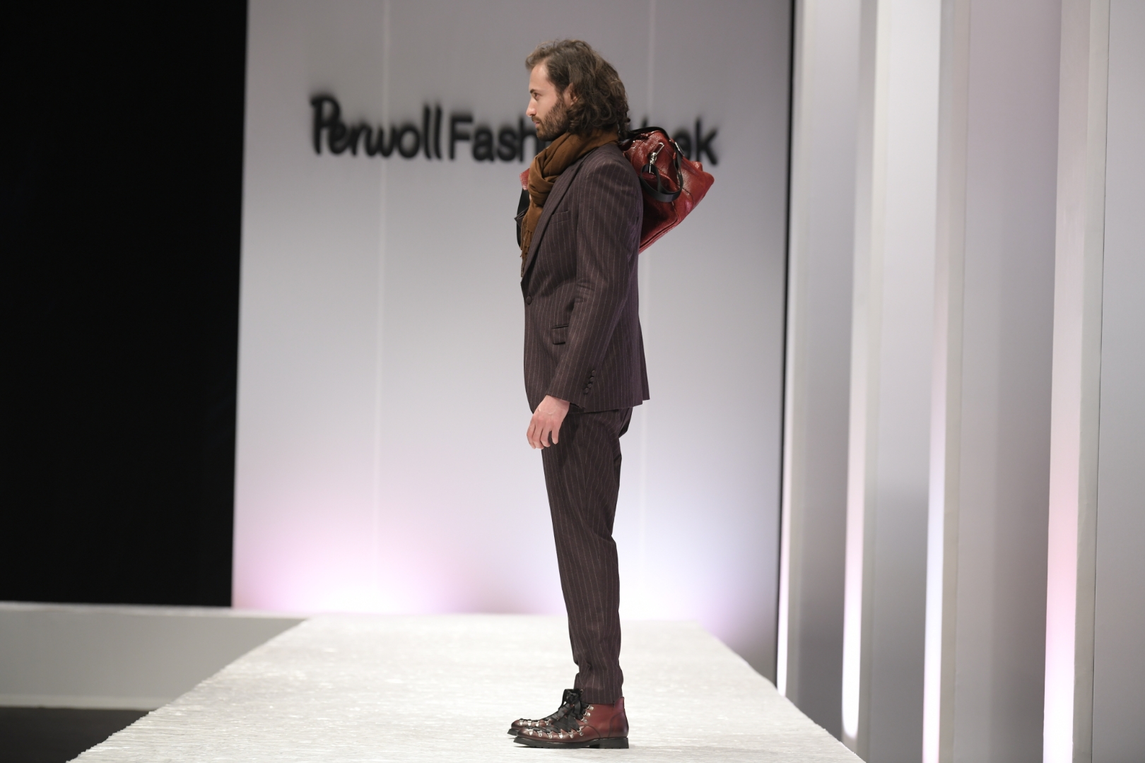 Beograd 31.10.2020. Pervol Fešn Vik, Perwoll Fashion Week, Nedelja mode, Pervol Nedelja mode, modna revija, Belexpo centar Foto: Dragan Mujan/Nova.rs