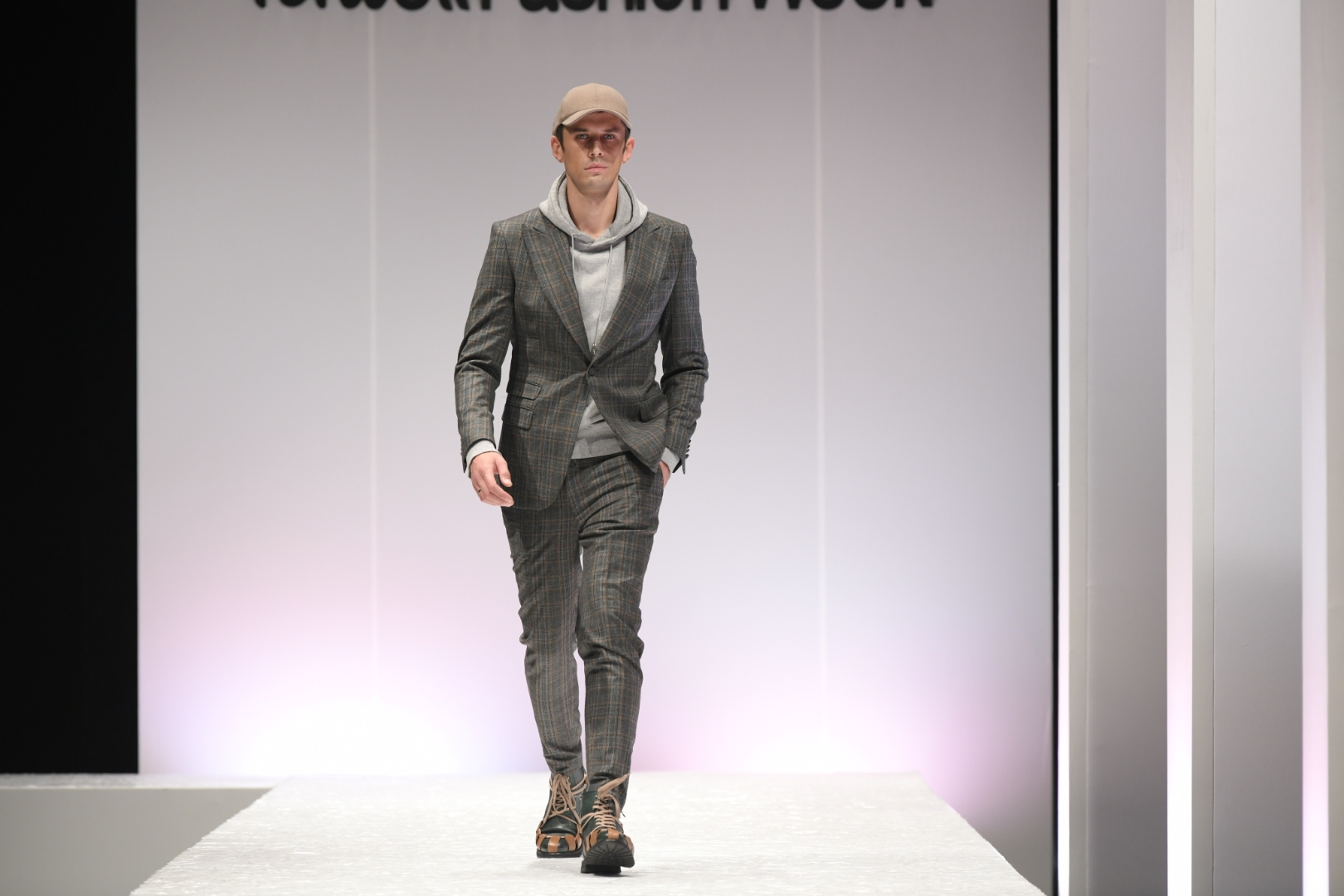 Beograd 31.10.2020. Pervol Fešn Vik, Perwoll Fashion Week, Nedelja mode, Pervol Nedelja mode, modna revija, Belexpo centar Foto: Dragan Mujan/Nova.rs