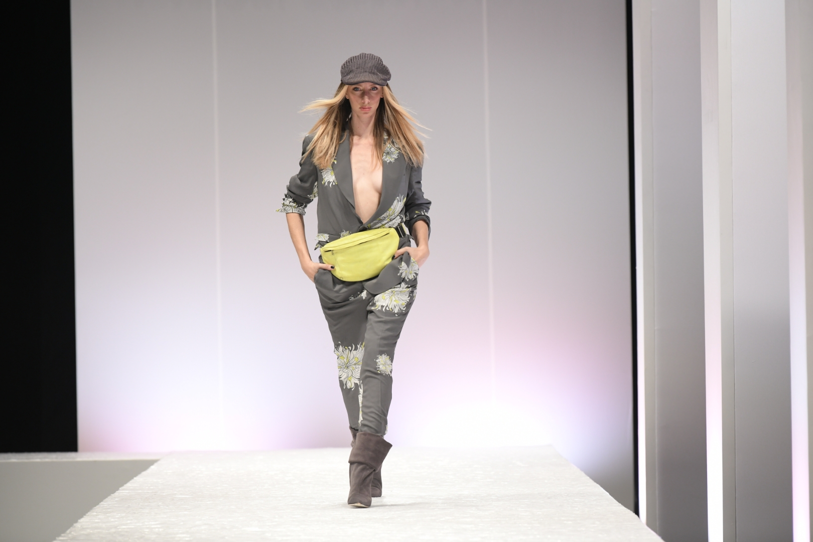 Beograd 31.10.2020. Pervol Fešn Vik, Perwoll Fashion Week, Nedelja mode, Pervol Nedelja mode, modna revija, Belexpo centar Foto: Dragan Mujan/Nova.rs