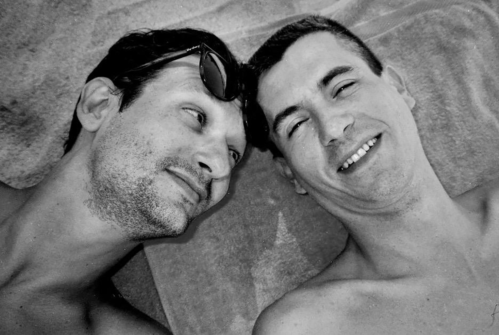 Milan Mladenović i Mitar Subotić Suba, Do sada neviđeni snimci iz Brazila u spotu za pesmu ,,Metak" sa albuma "Angel's Breath"