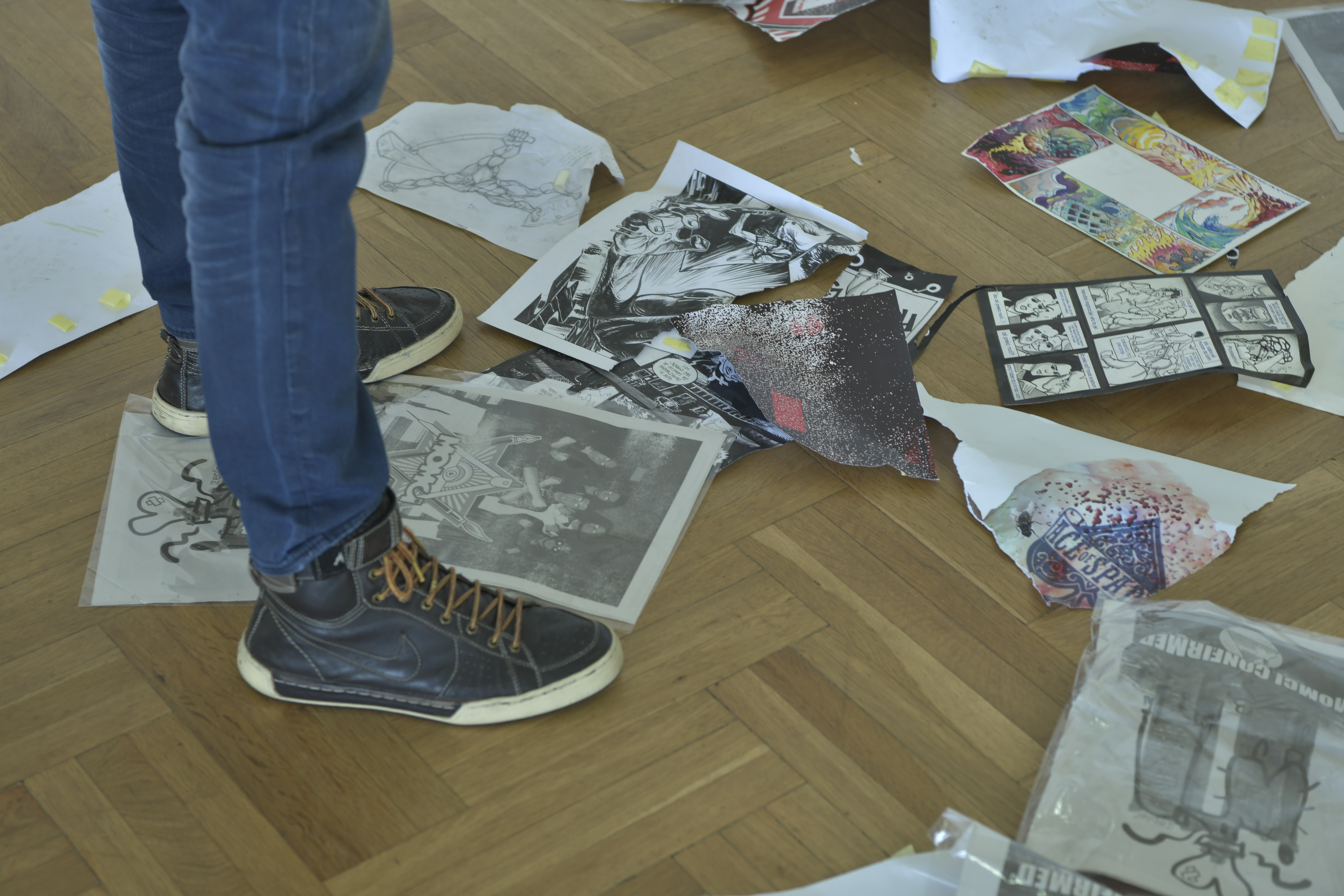 Beograd 14.10.2020. Izlozba karikatura u staroj kapetaniji, stara kapetanija, na koju su upali nacisti i pocepali radove i karikature, karikatura, cepanje, upad