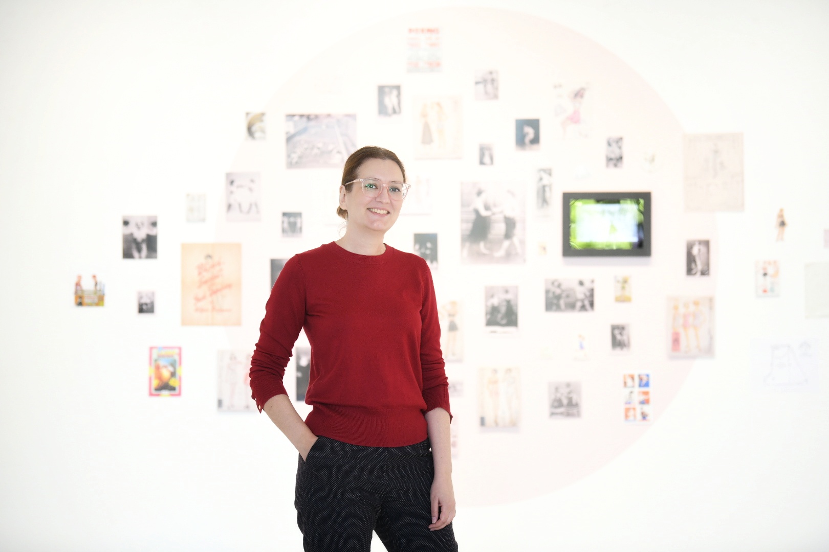 Beograd 20.10.2020. Aleksandra Jovanić, autorka izložbe. Izložba Svilene gaće Aleksandre Jovanić, Galerija zadužbine Ilije M. Kolarca, Kolarac Foto: Vesna Lalić/Nova.rs