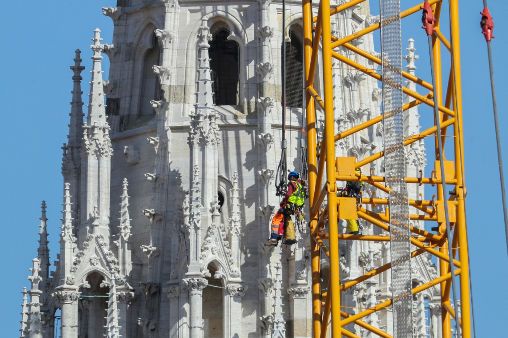 17.04.2020., Zagreb - Zadnje pripreme prije spustanja sjevernog tornja katedrale. 
Photo: Luka Stanzl/PIXSELL