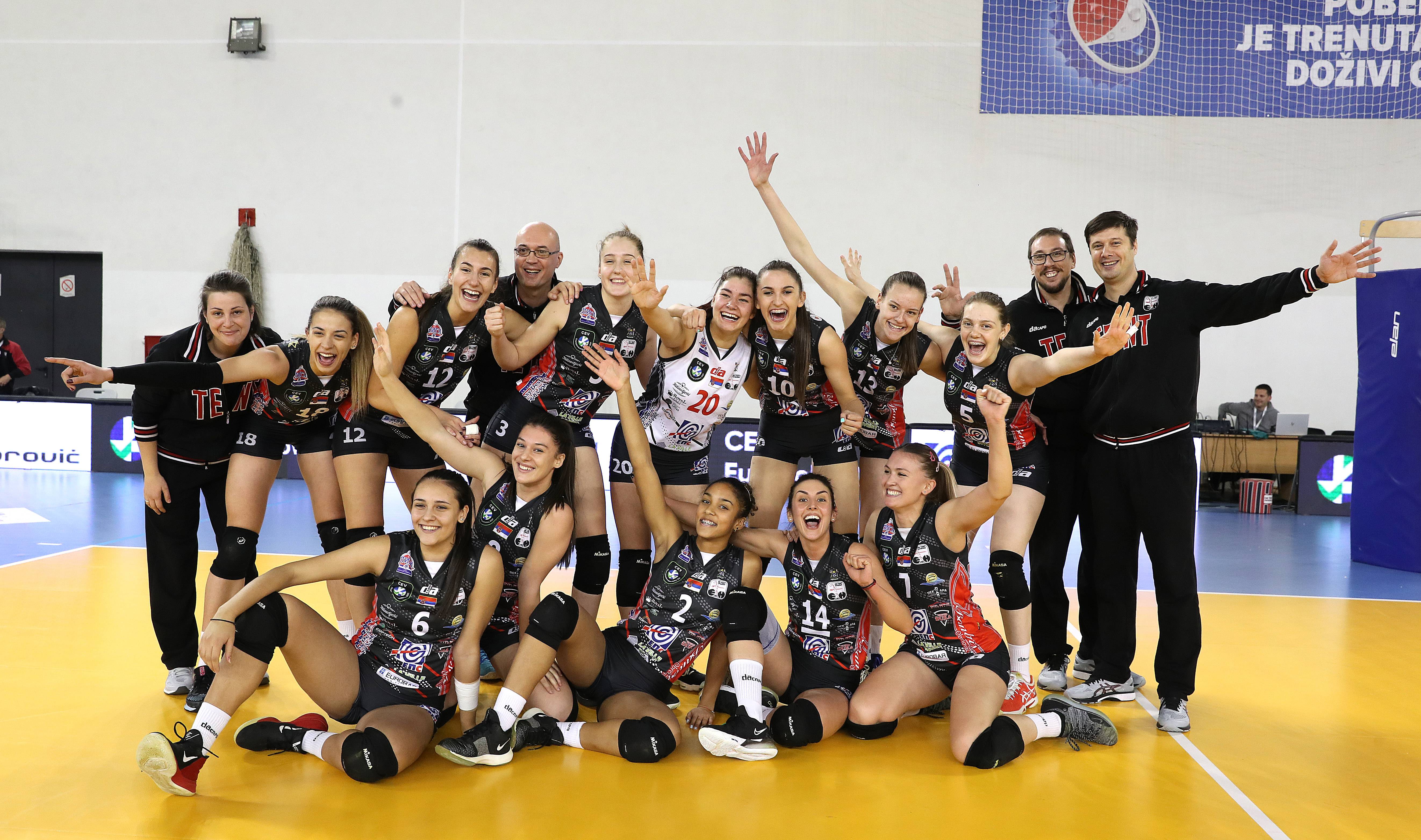 Obrenovac, 9.12.2020. - Odbojkasice TENT raduju se posto su pobedike Vasas sa 3:0 (25:20,26:24, 25:19) u setovima u cetvrtfinale Kupa CEV, danas u dvorani SKC Obrenovac u Obrenovcu. (BETAPHOTO/ODBOJKASKI SAVEZ SRBIJE/DS)