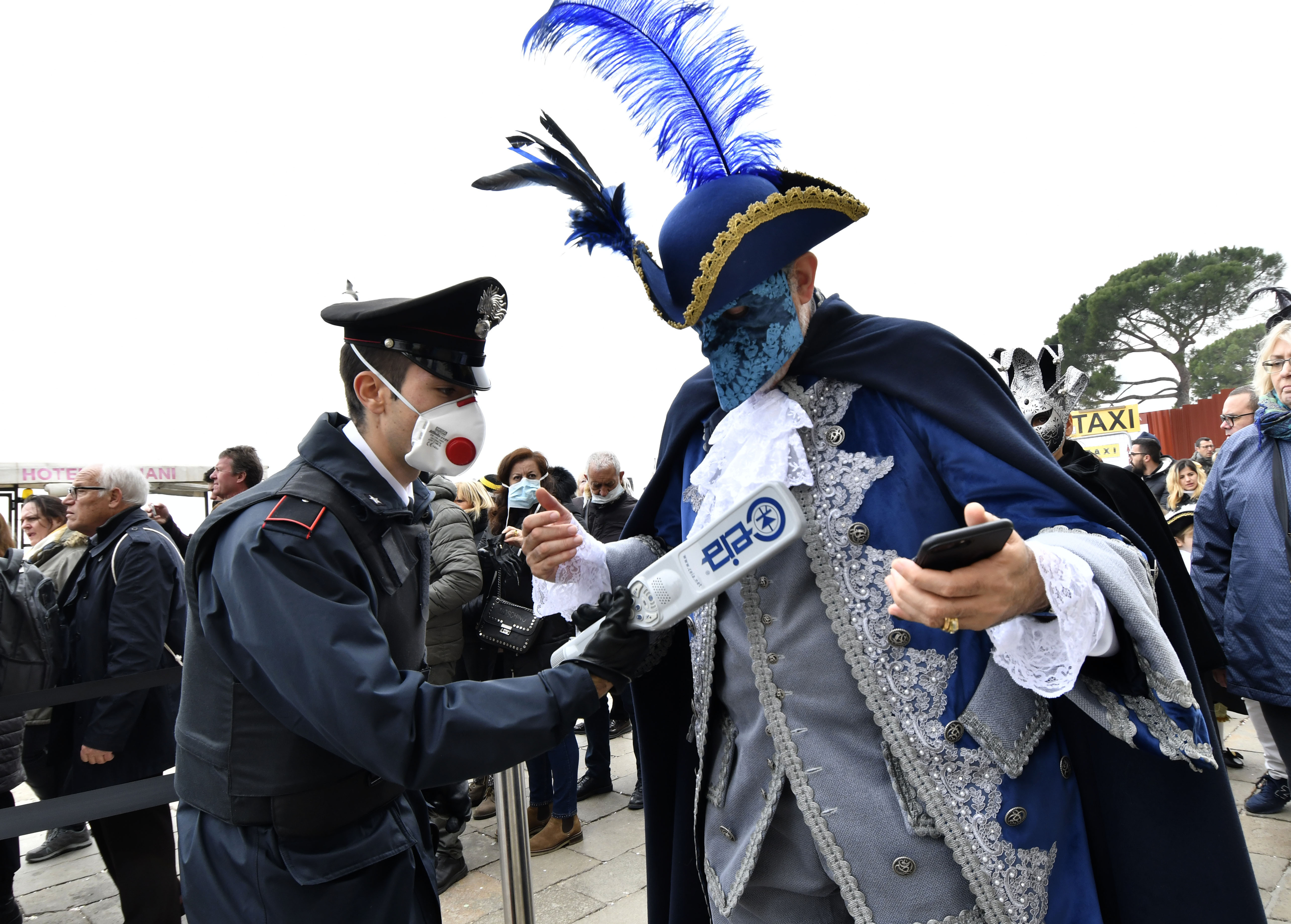 Karneval u Veneciji zatvoren zbog koronavirusa FOTO: AP /Luigi Costantini