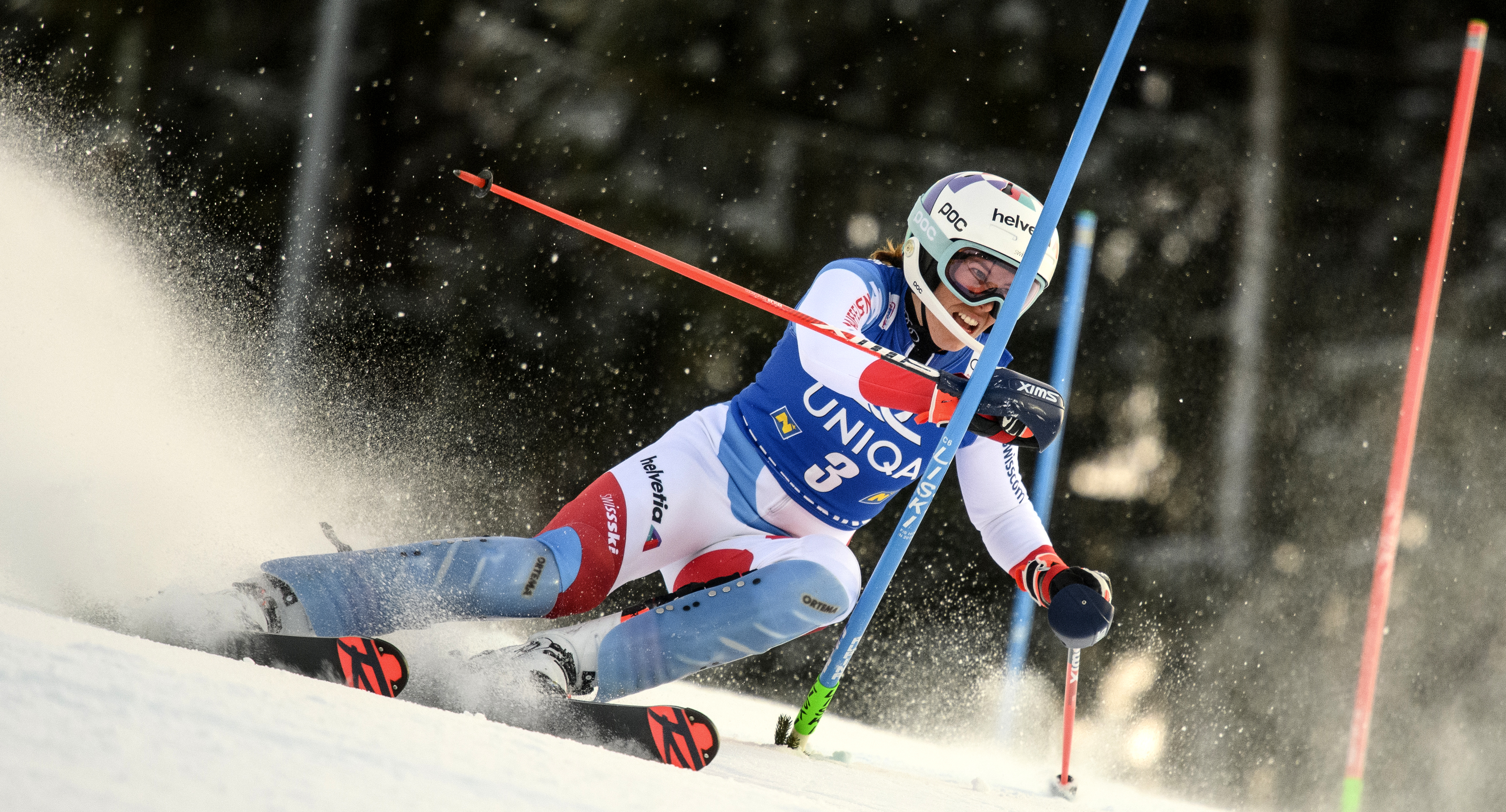 epaselect epa08909963 Michelle Gisin of Switzerland in action during the first run of the Women?s Slalom race at the FIS Alpine Skiing World Cup in Semmering, Austria, 29 December 2020.  EPA-EFE/CHRISTIAN BRUNA
