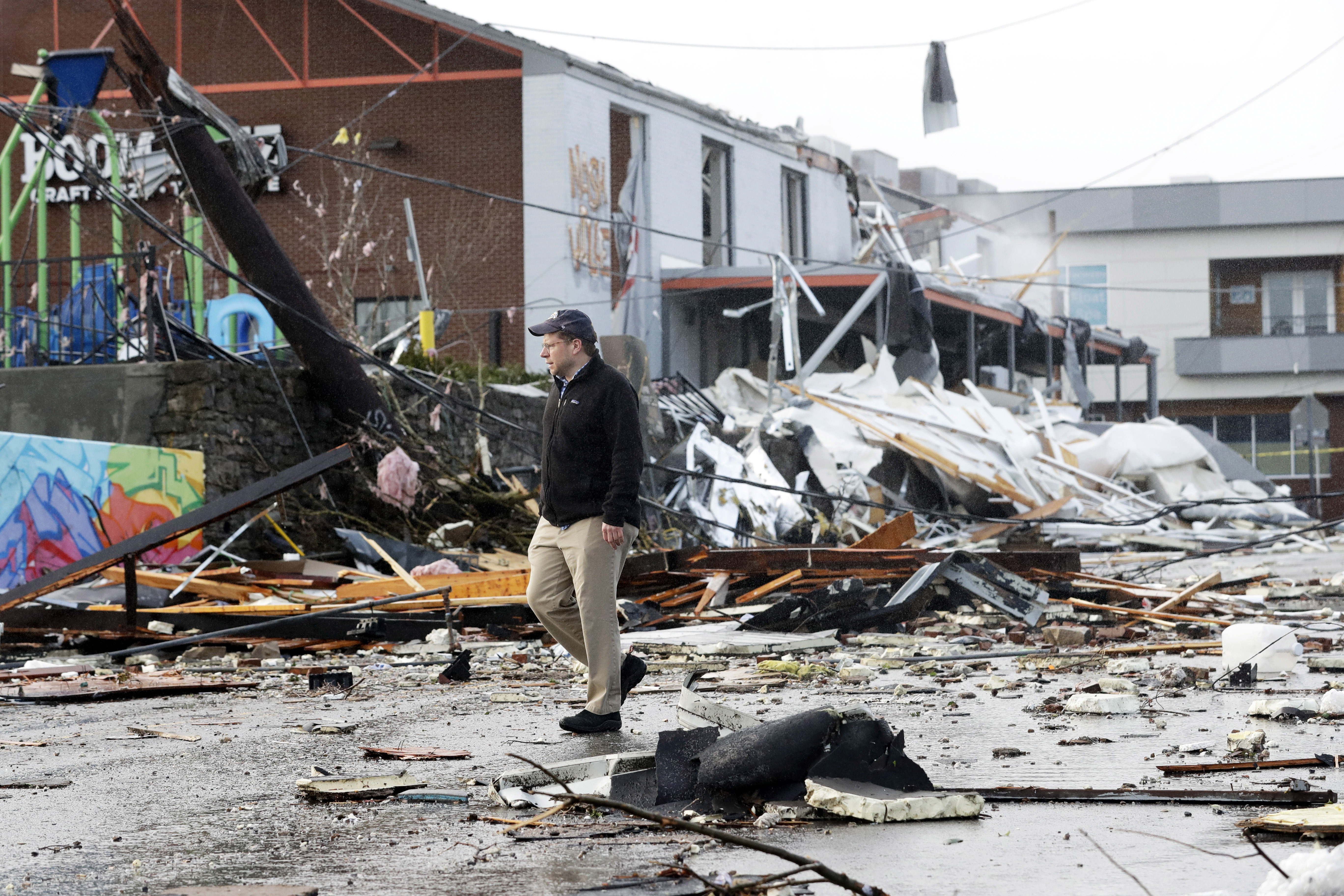 Ostaci razorenih kuća posle tornada u Nešvilu FOTO: AP /Mark Humphrey)