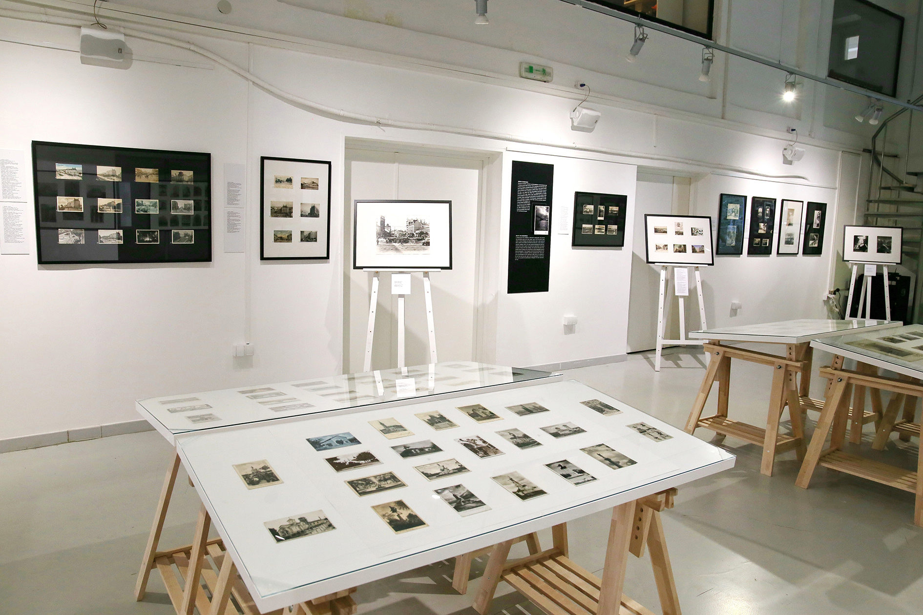 Izlozba Razvoj i mene Beograda na starim razglednicama fotografijama i mapama