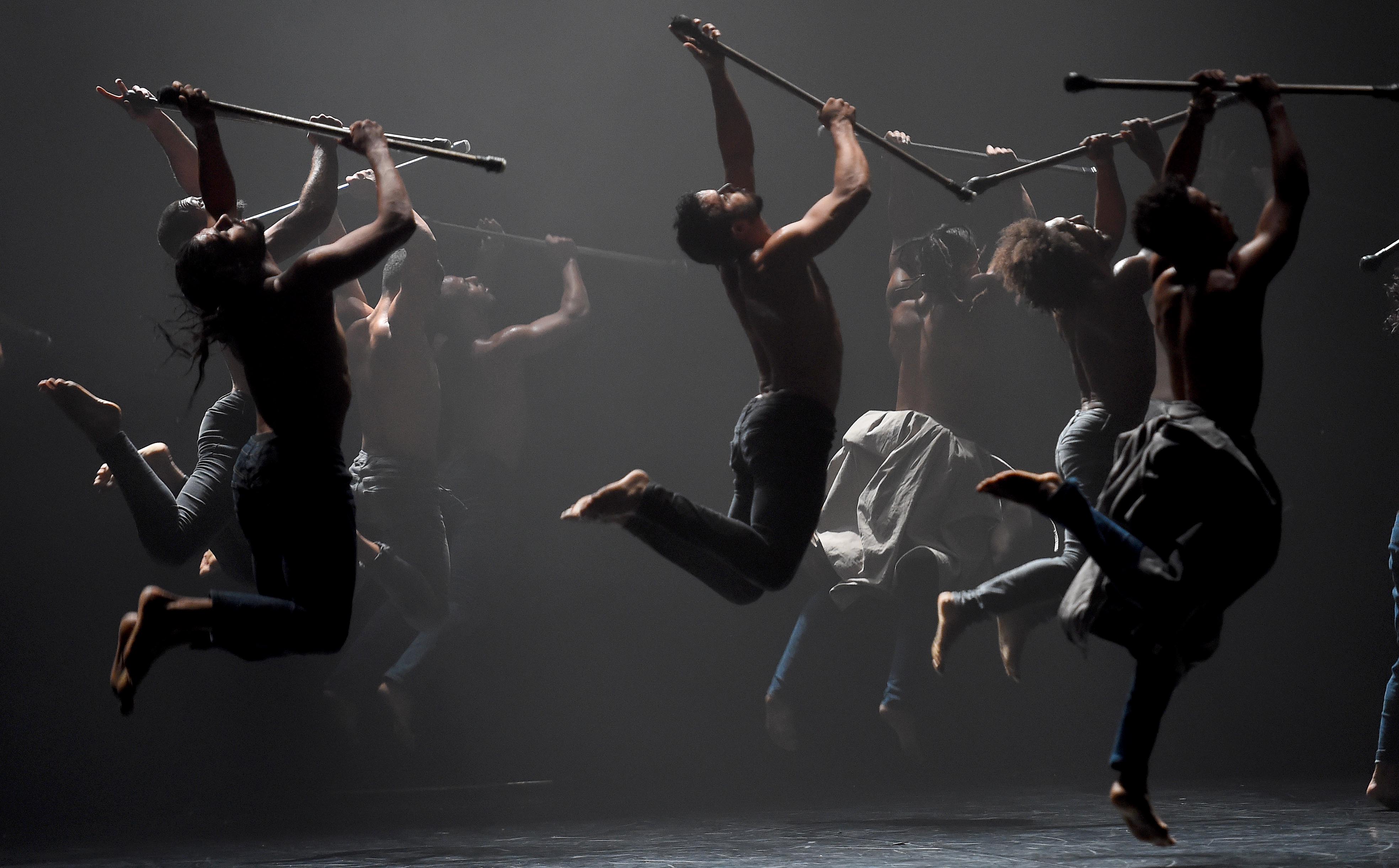 PREDSTAVA "VARVARSKE NOCI"