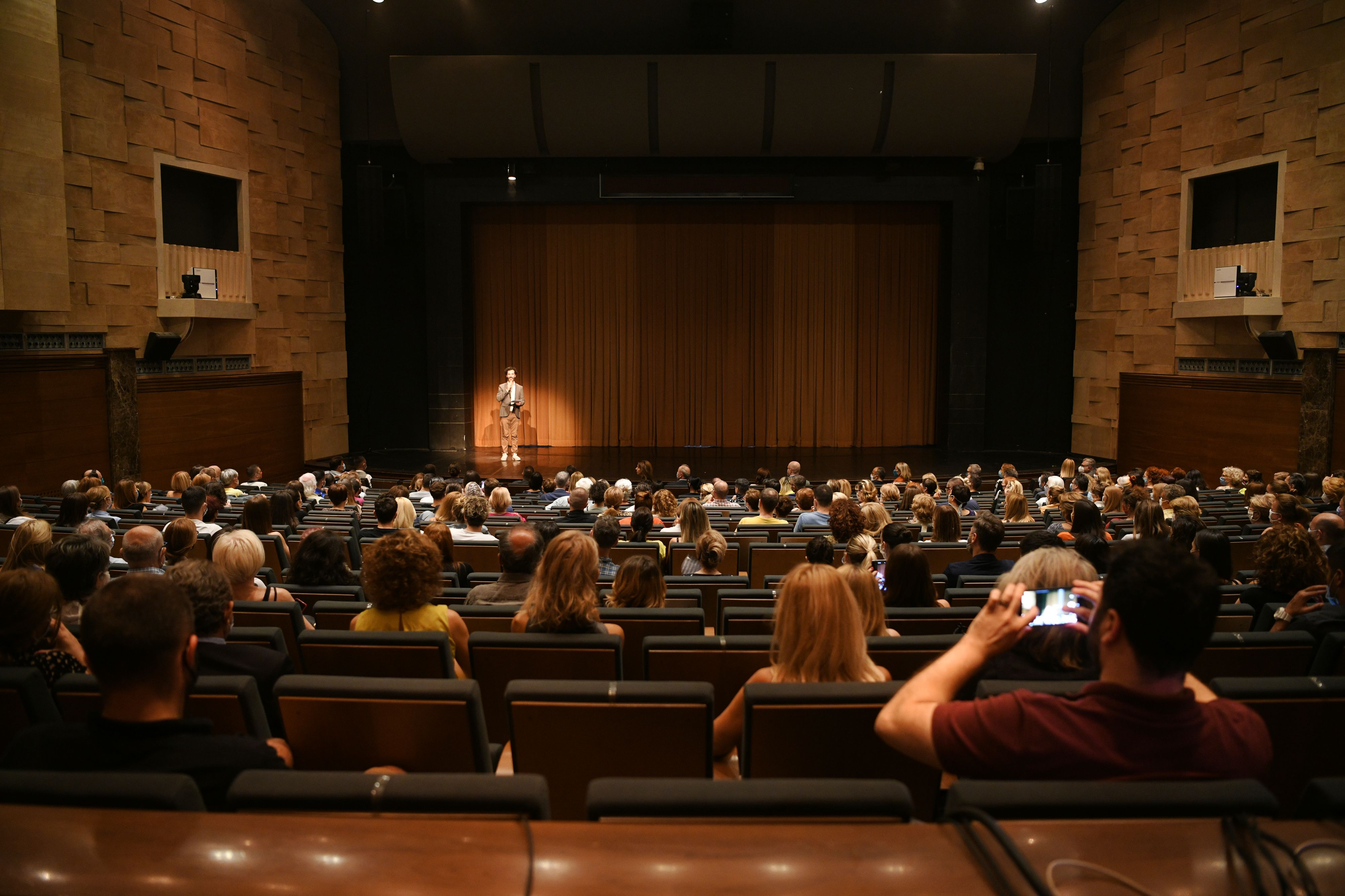 Beograd 15. septembar 2020. Beogradski festival igre, kompanija Ervea Kubija iz Kana na sceni Opere i teatra Madlenianum predstava Varvarske noci Foto:Filip Krainčanić/Nova.rs