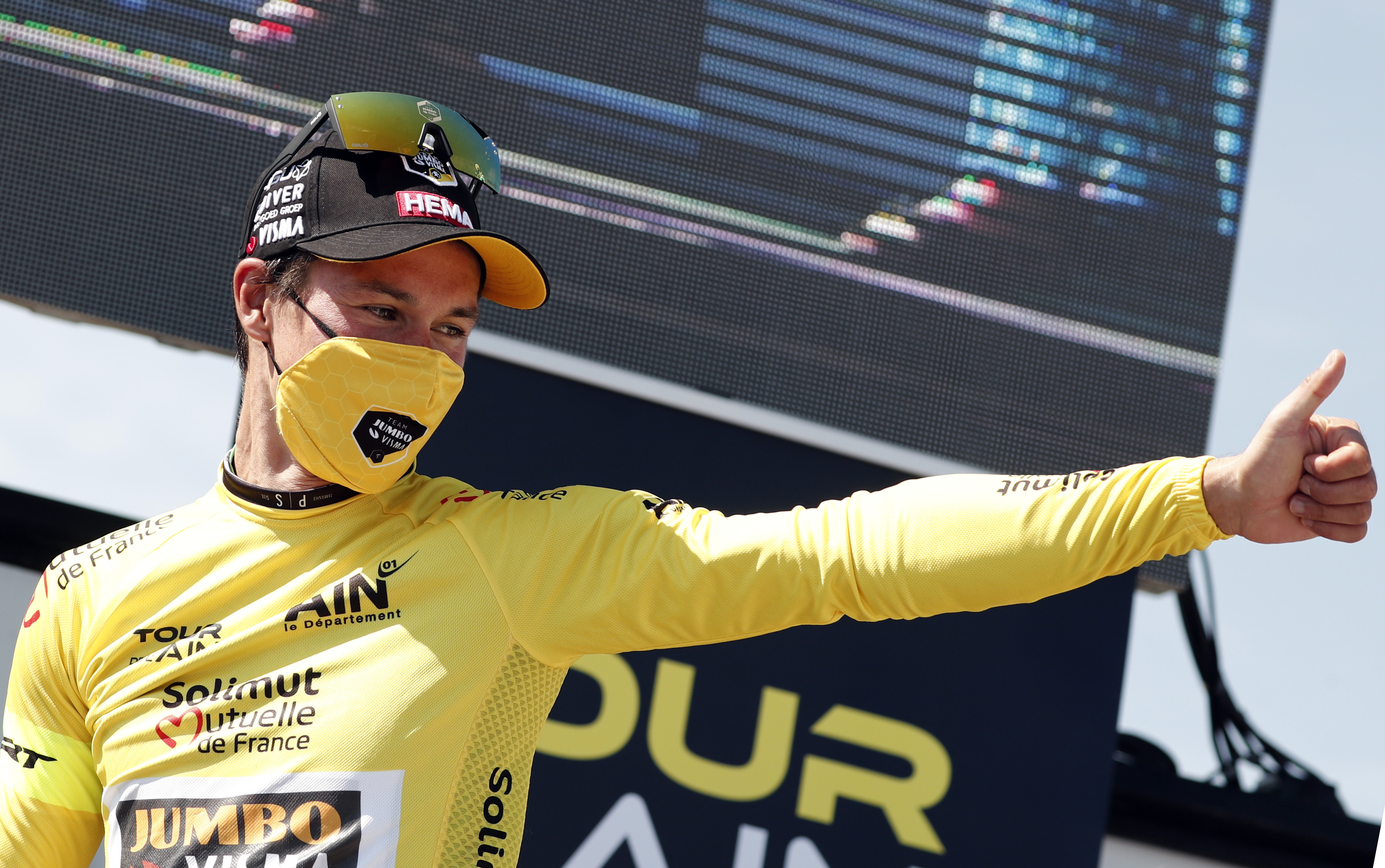 epa08593497 Slovenia Primoz Roglic of team Jumbo-Visma celebrates winning the Tour de l'Ain cycling race at the Grand Colombier, France, 9 August 2020.  EPA-EFE/GUILLAUME HORCAJUELO