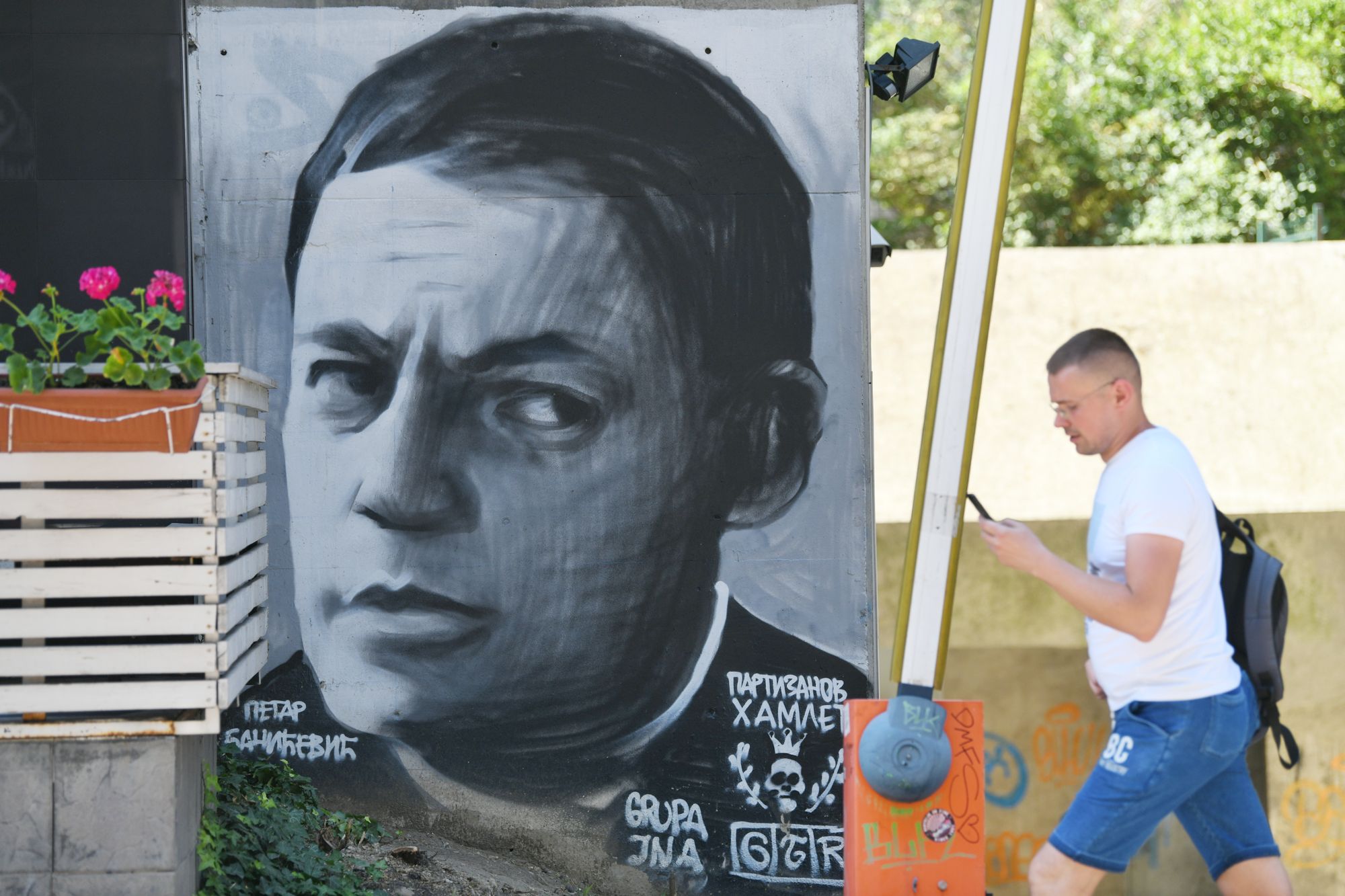 Beograd 11. jul 2020. Grafit mural poznate licnosti na fasadi stambene zgrade Foto:Filip Krainčanić/Nova.rs