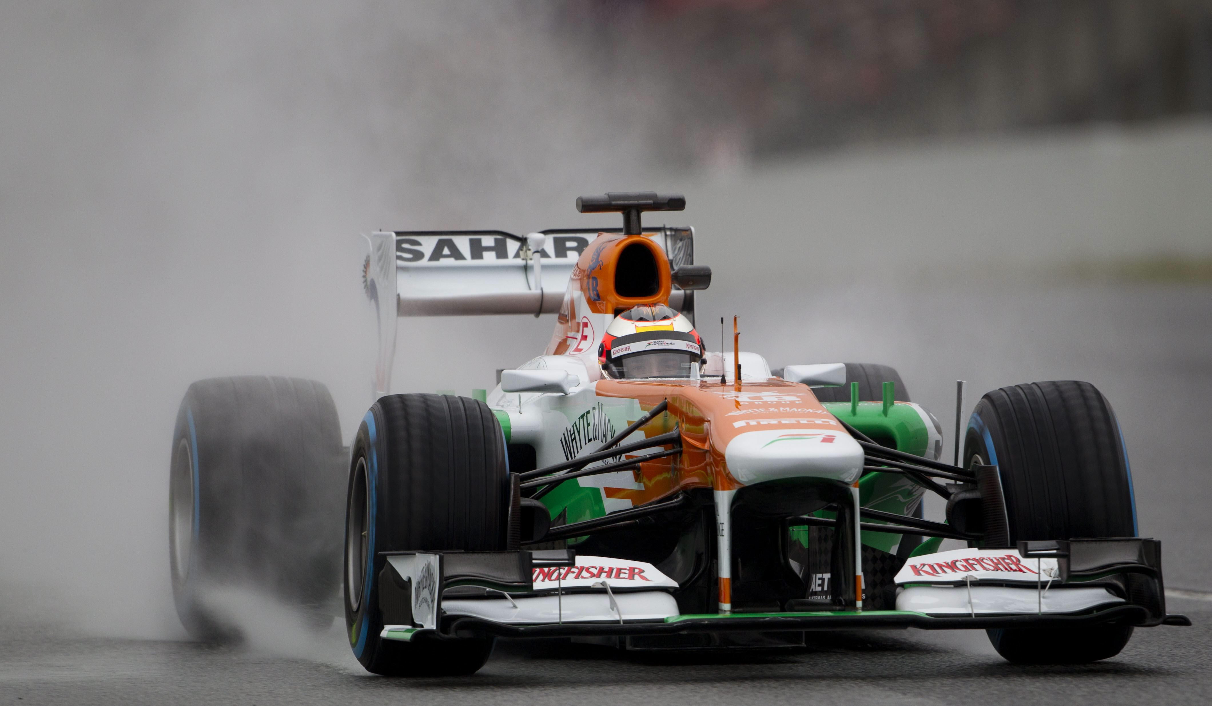 epa03595573 Finnish Formula One driver Valtteri Botas of Force India team during the last day of the Formula One pre-season training at the Montmelo circuit, in Barcelona, northeastern Spain, 22 February 2013.  EPA/ALEJANDRO GARCIA