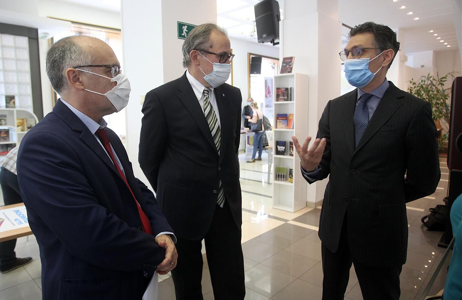 Mesto: Beograd
Datum: 09.06.2020
Dogadjaj: KULTURA/EVROSERVIS - Salon frankofonske knjige, prateæa manifestacija u okviru Molijerovih dana
Licnosti: