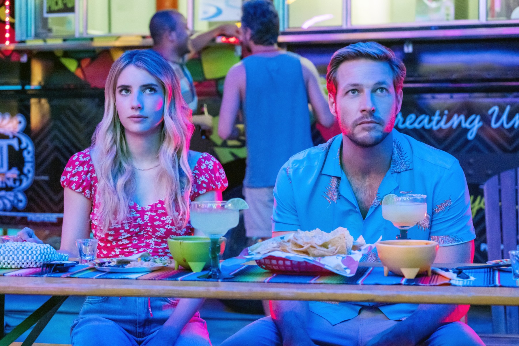HOLIDATE, from left: Emma Roberts, Luke Bracey, 2020.,Image: 568176593, License: Rights-managed, Restrictions: (FSC:KV), Model Release: no, Credit line: Netflix / Everett / Profimedia