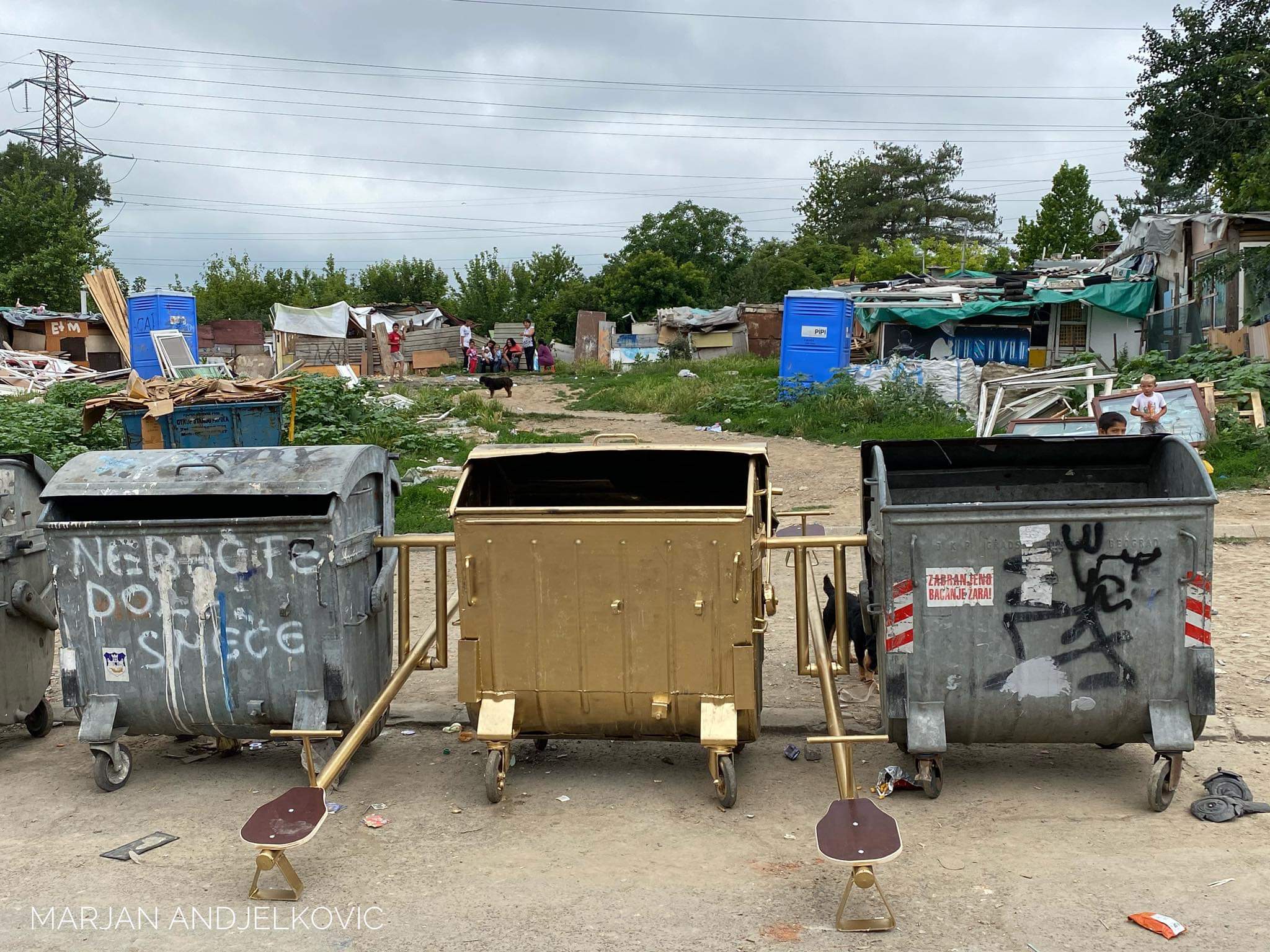 Pijanista kontejneri