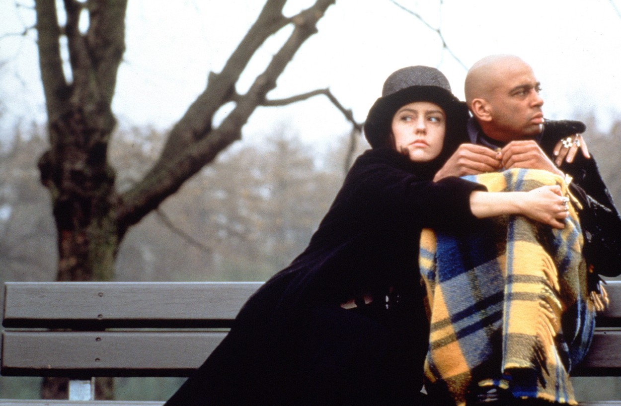 1995 - Nobody Loves Me - Movie Set