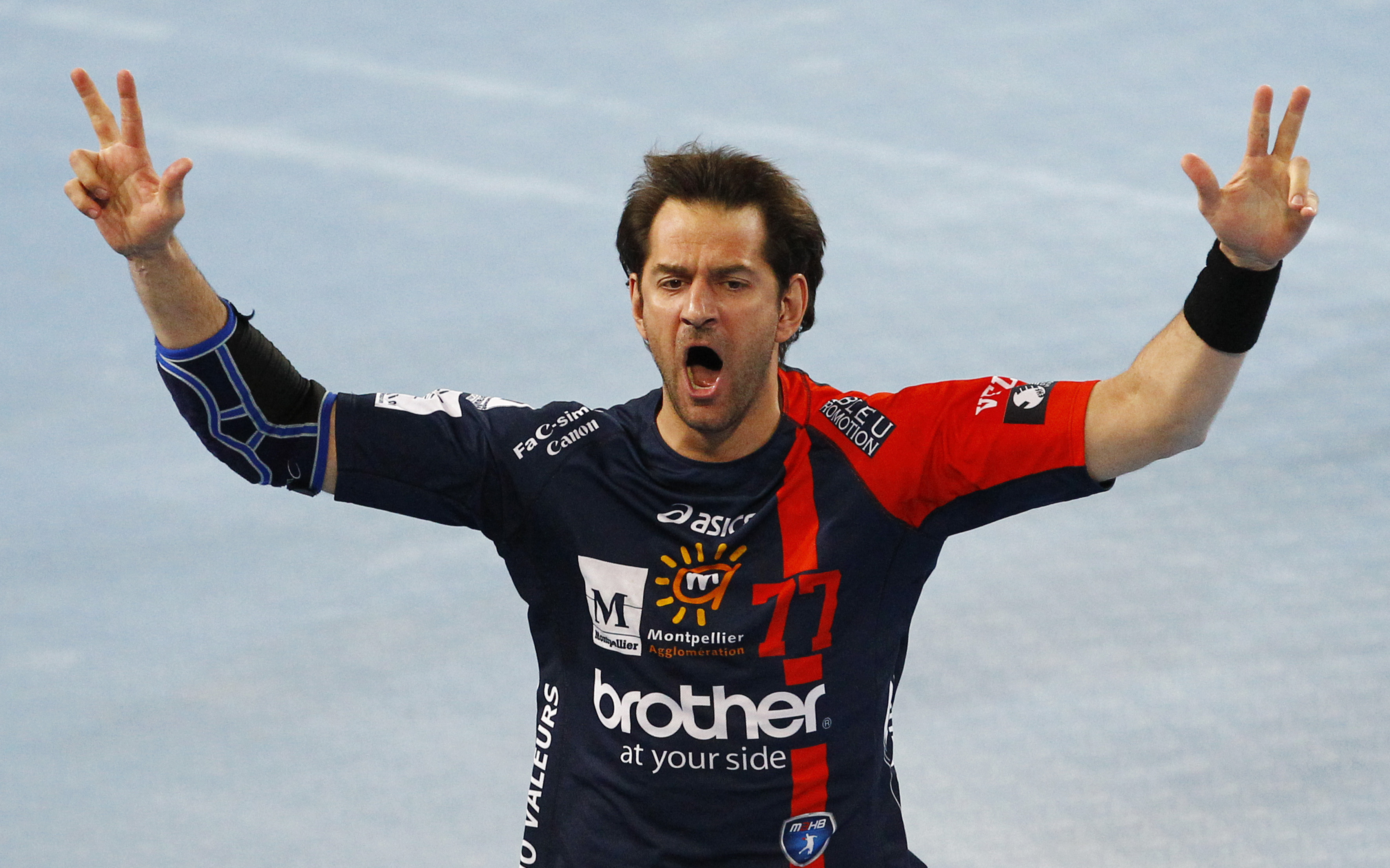 EPA/GUILLAUME HORCAJUELO