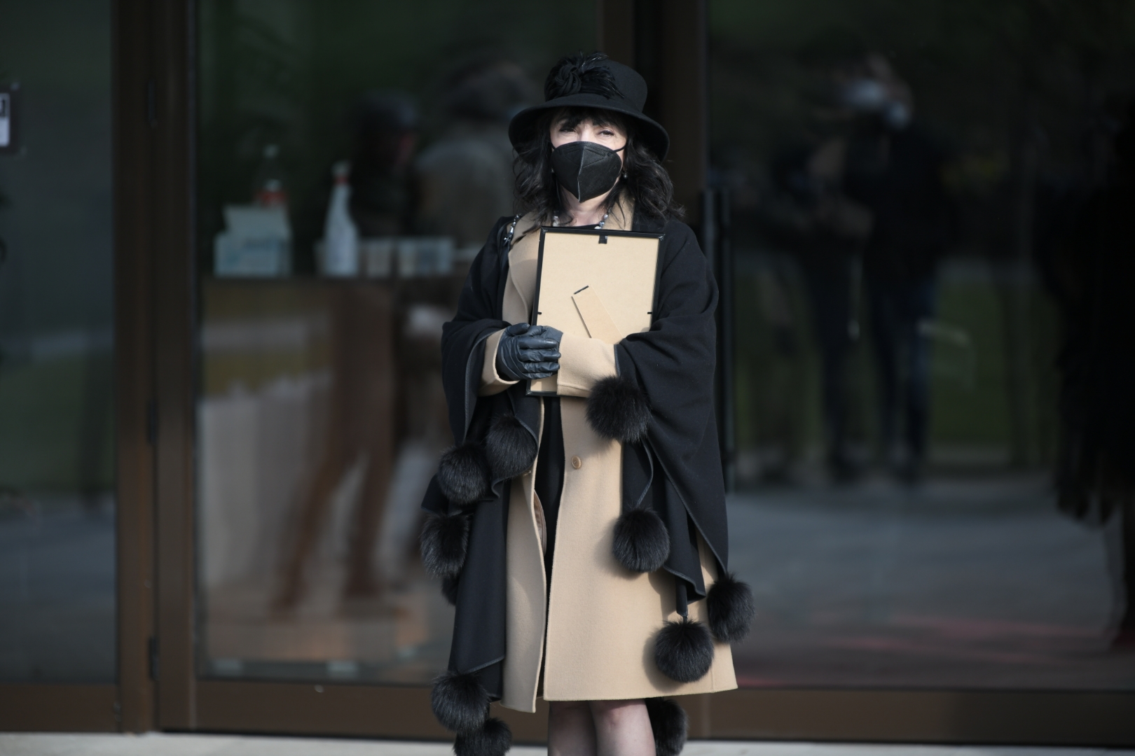 Beograd 02.12.2020. Sahrana, kremacija basiste Miroslava Miše Aleksića na groblju Lešće. Miroslav Miša Aleksić, basista grupe Riblja čorbaa Foto: Dragan Mujan/Nova.rs