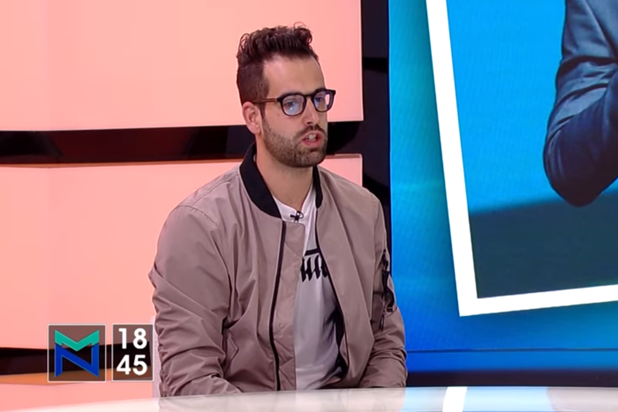 Andrej Josifovski Pijanista, Među nama