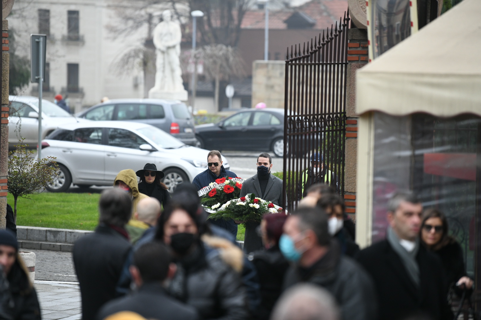 Aleksandra Prijović, Dragan Brajović Braja, Filip Živojinović
Beograd 11.12.2020. Sahrana, Džej Ramadanovski, Novo groblje Foto: Vesna Lalić/Nova.rs