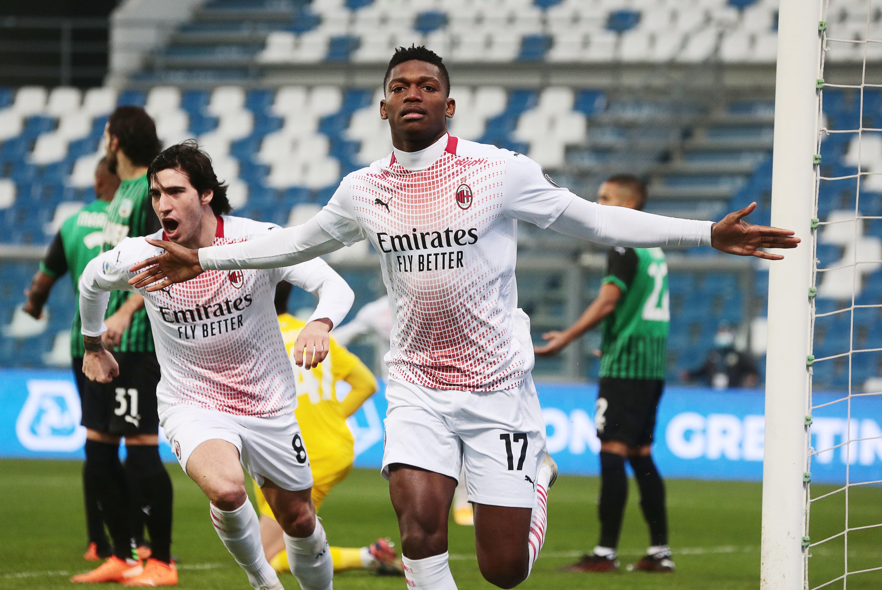 epa08895787 Milan's Rafael Leao after scoring a goal during the Italian Serie A soccer match US Sassuolo vs AC Milan at Mapei Stadium in Reggio Emilia, Italy, 20 December 2020.  EPA-EFE/SERENA CAMPANINI