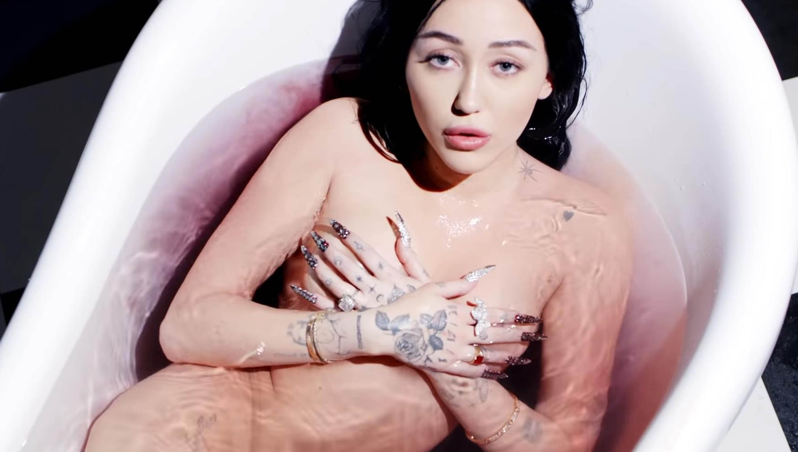 18-12-2020
Noah Cyrus new music video "All Three"
Pictured: Noah Cyrus,Image: 577030593, License: Rights-managed, Restrictions: , Model Release: no, Credit line: VEVO / Planet / Profimedia