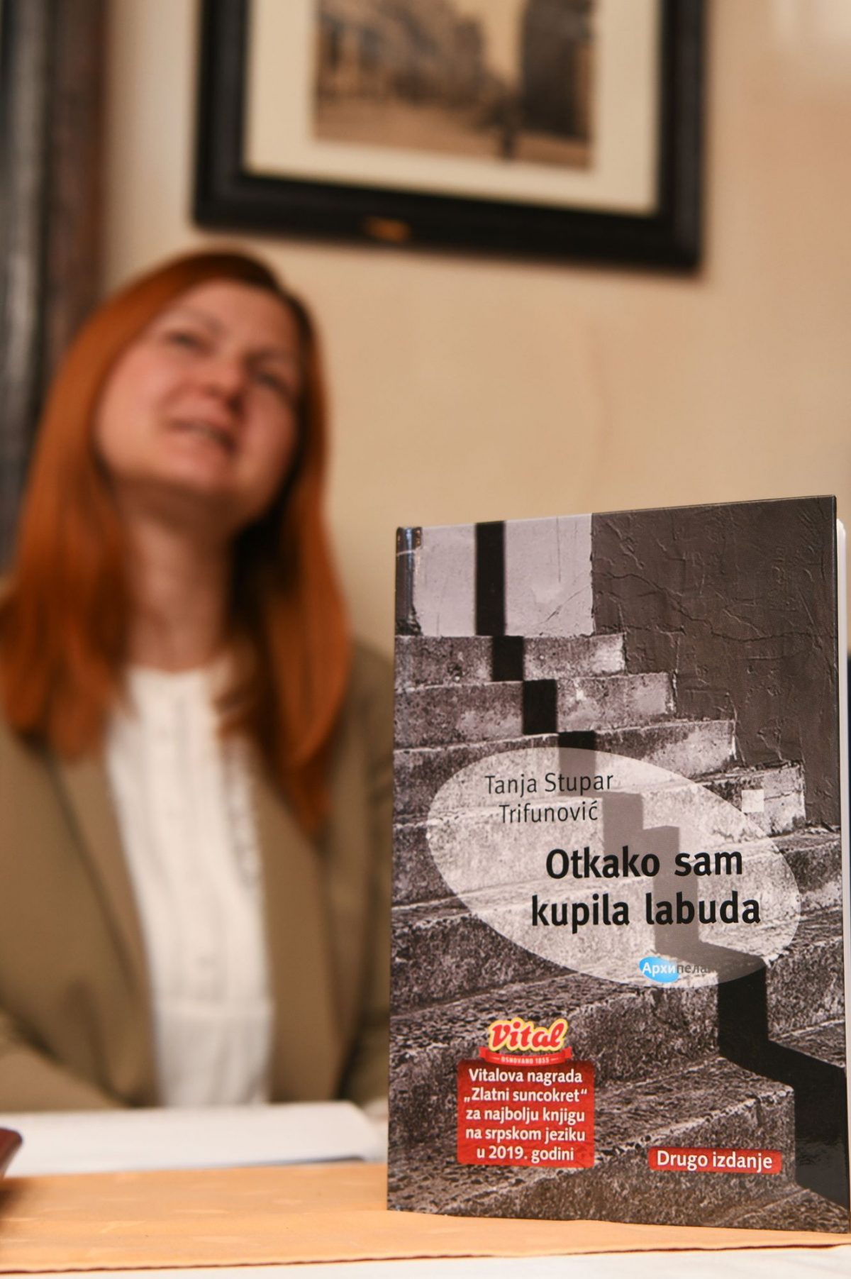 Restoran "Tri šešira", Skadarska 29 Sveccana dodela Vitalova nagrade "Zlatni suncokret" Tanja Stupar Trifunović za roman "Od kako sam kupila labuda". Foto: Filip Krainčanić/Nova.rs