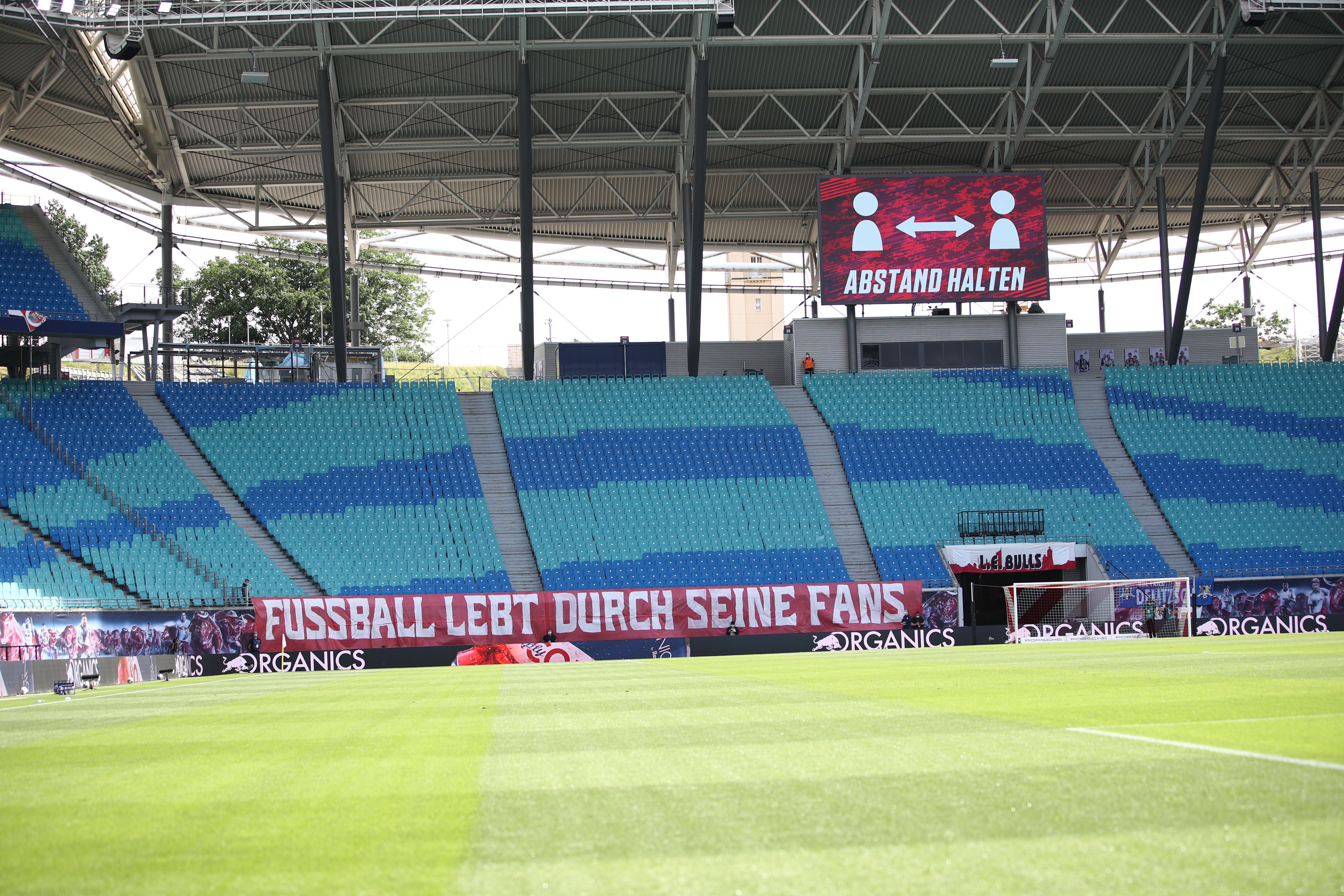 RB Leipzig v Borussia Dortmund